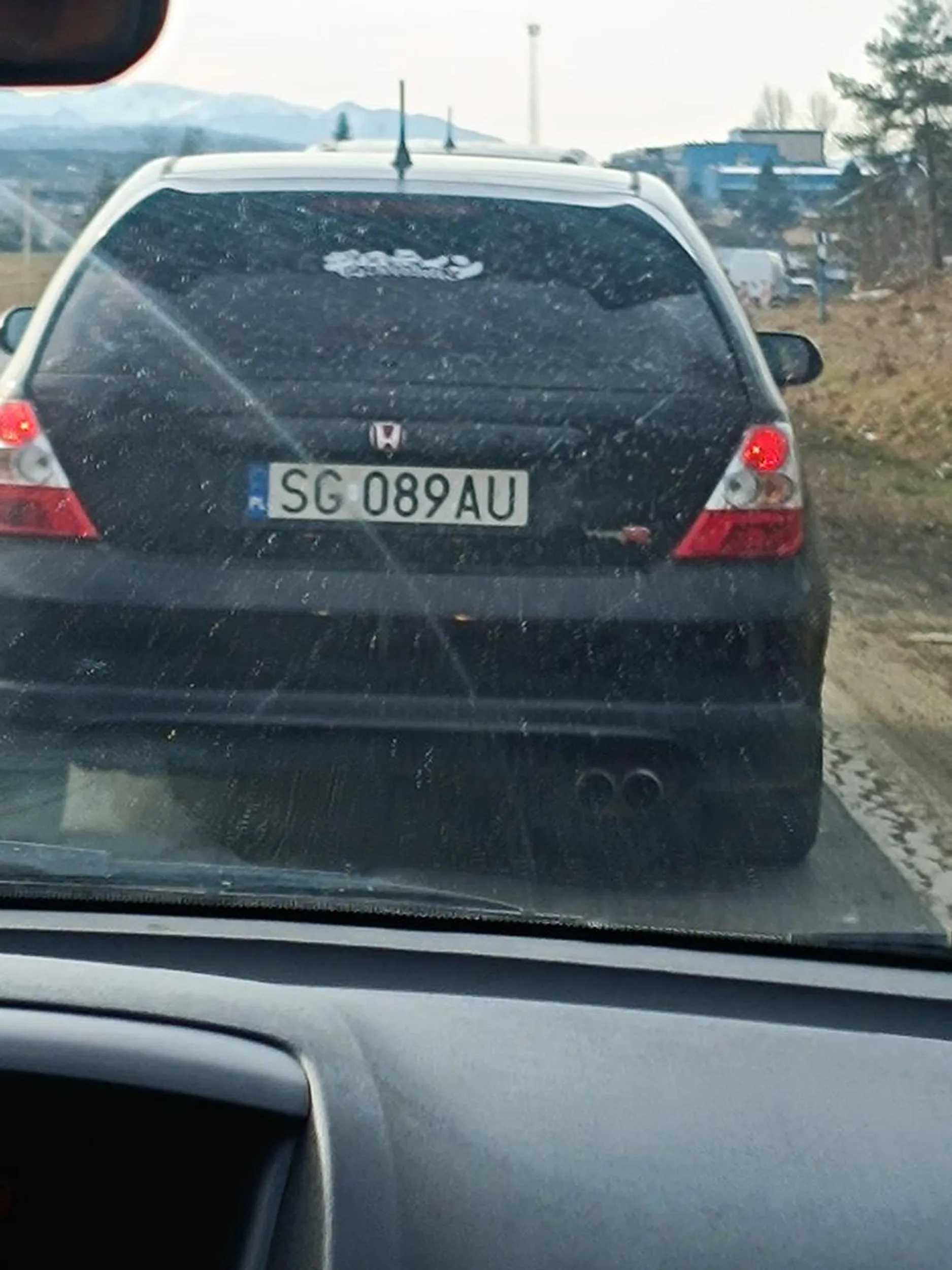 Kierowca wybiega i krzyczy na mnie.