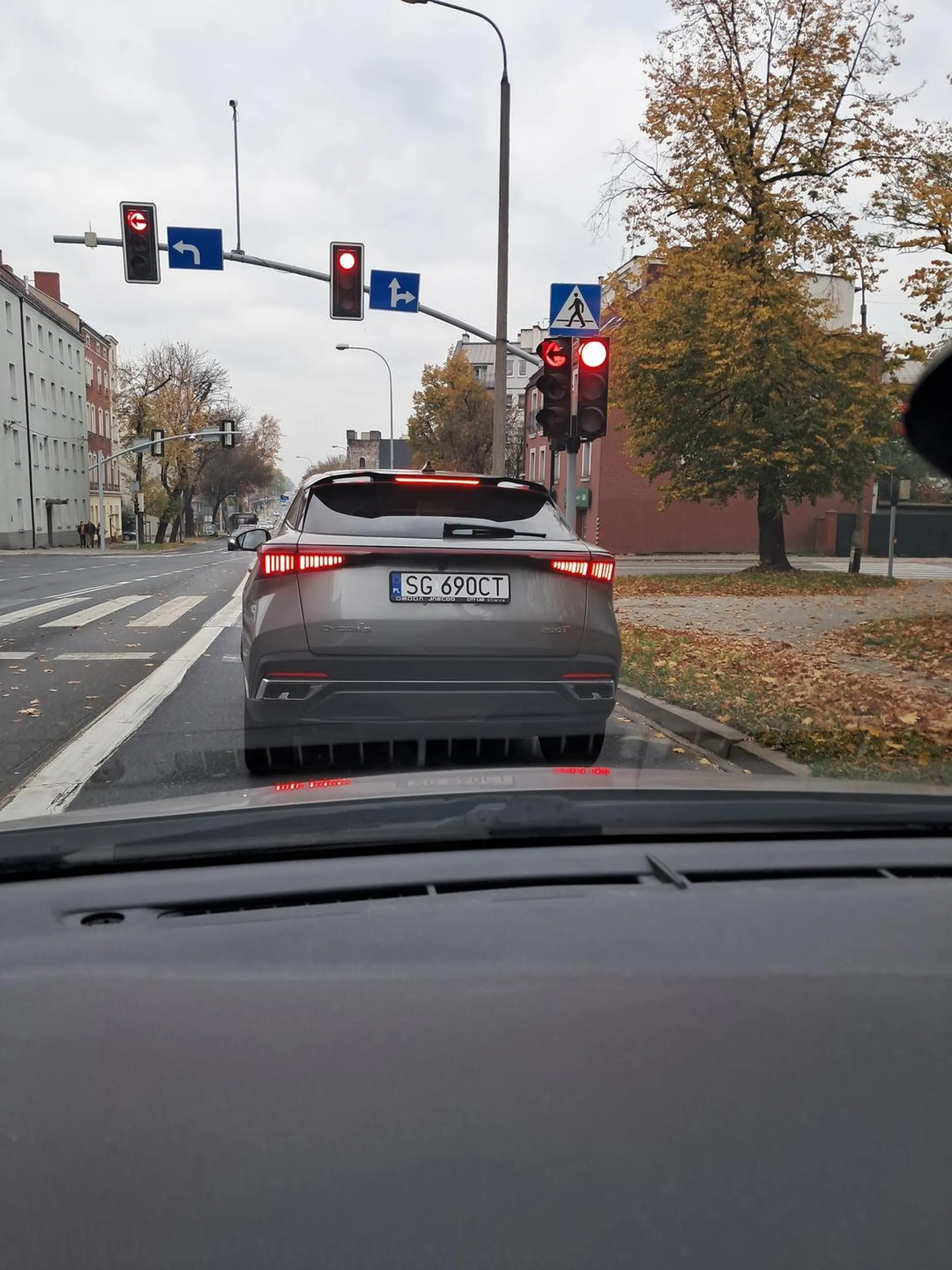Wyjeżdżając że stacji paliw wepchnął się szanowny Pan przede mnie udając, że mnie nie widzi i jeszcze mi pogroził... życzę więcej cierpliwości i kultury