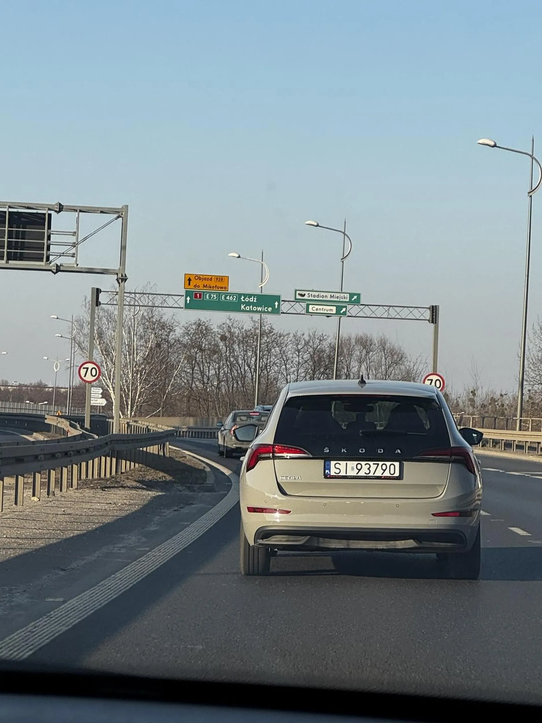 fr4jer myśli że cały lewy pas jest dla niego, oczywiście szeryf nie może zjechać i celowo hamuje