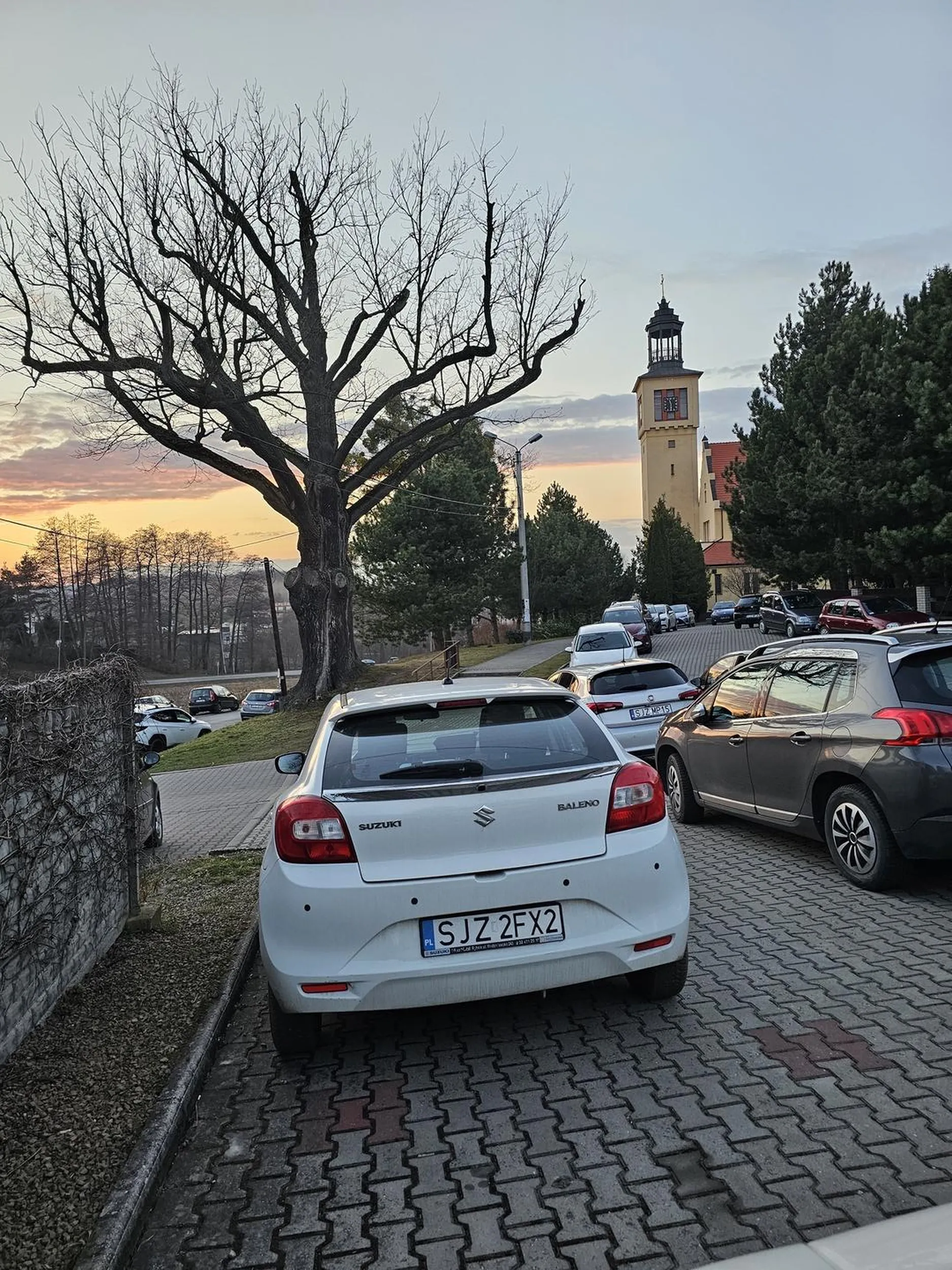 glupie babsko zablokowalo wyjazd z parkingu na 40 minut
