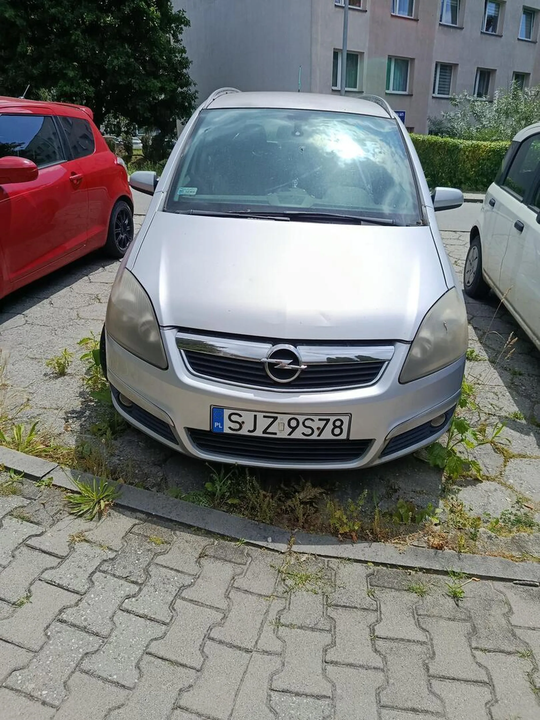 Auto stoi parę ładnych lat . Ulica wrzosowa j-bie. Ktoś zna właściciela?