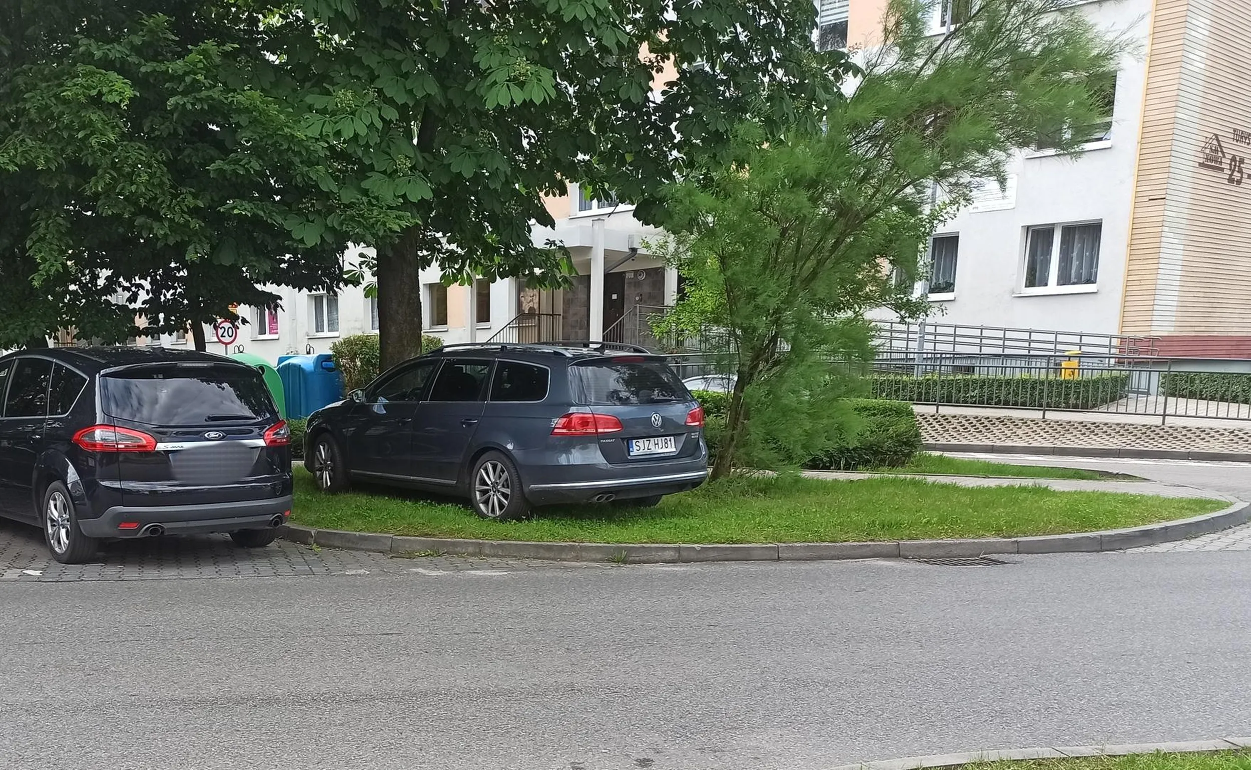 Kolejny kierowca amator.