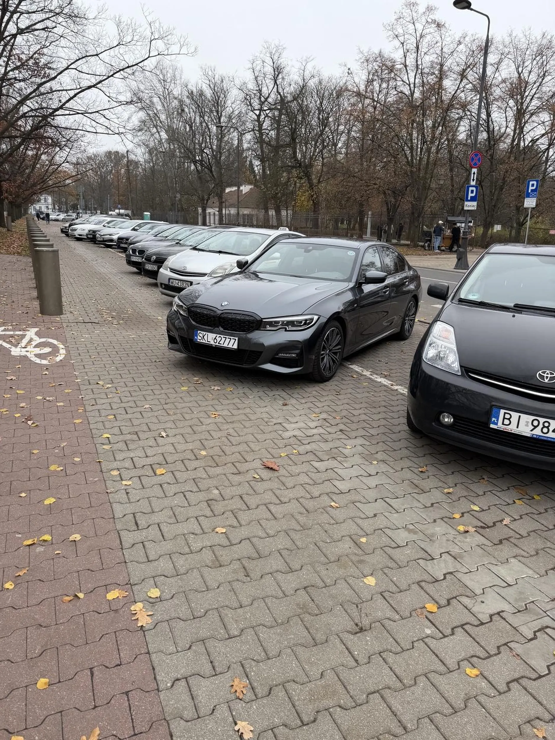 Jaka to trzeba mieć papkę zamiast mózgu żeby tak parkować??‍♂️