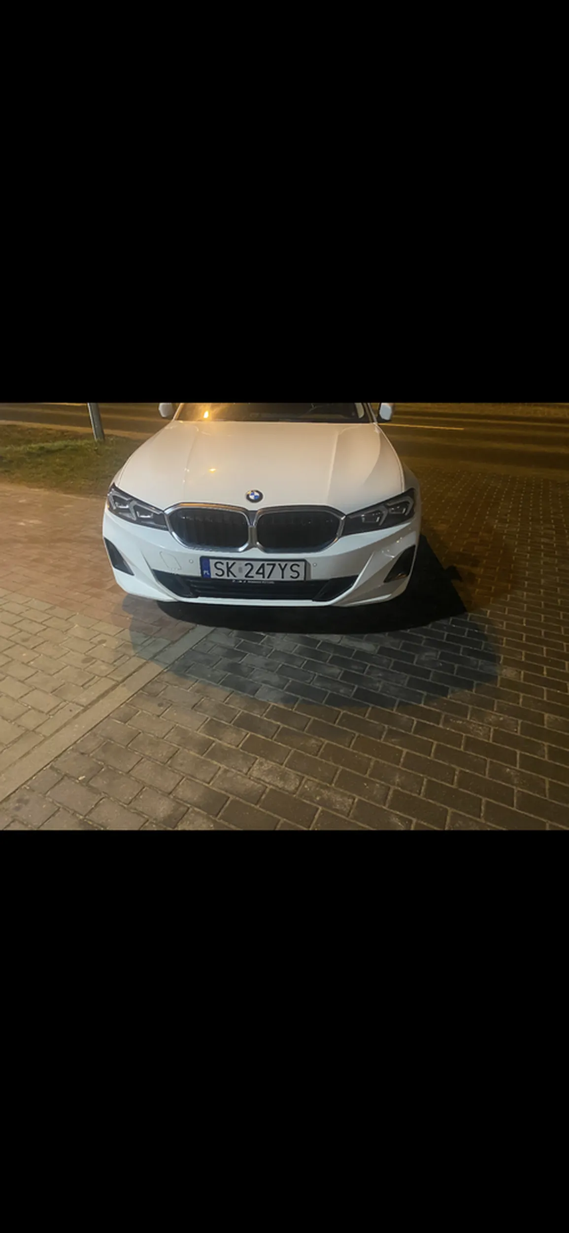 Kierowca ma wszystko w nosie zasłania wyjazd na ruchliwej ulicy !!!