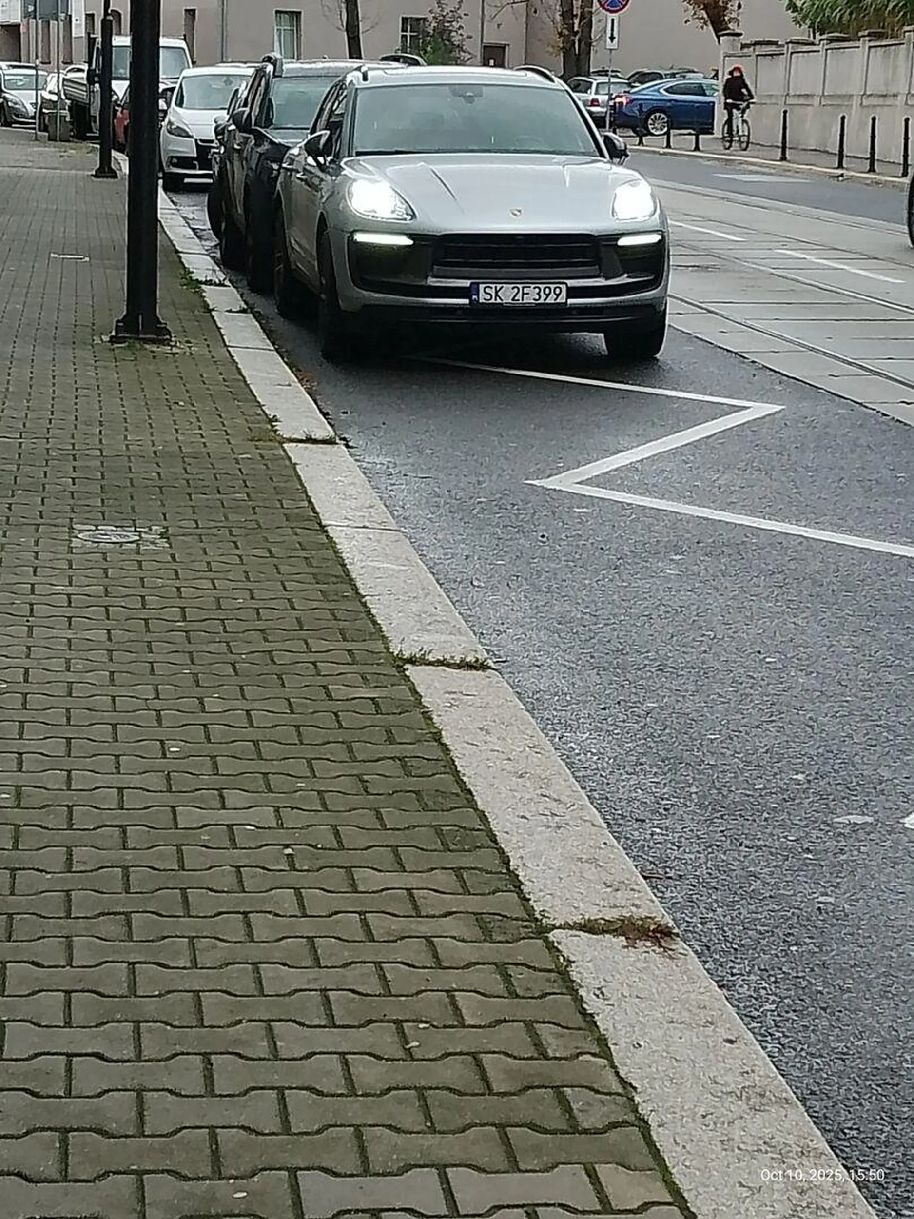 Gratuluję pomysłowości?Parkowanie na przystanku kurde Ul. Daszyńskiego Gliwice