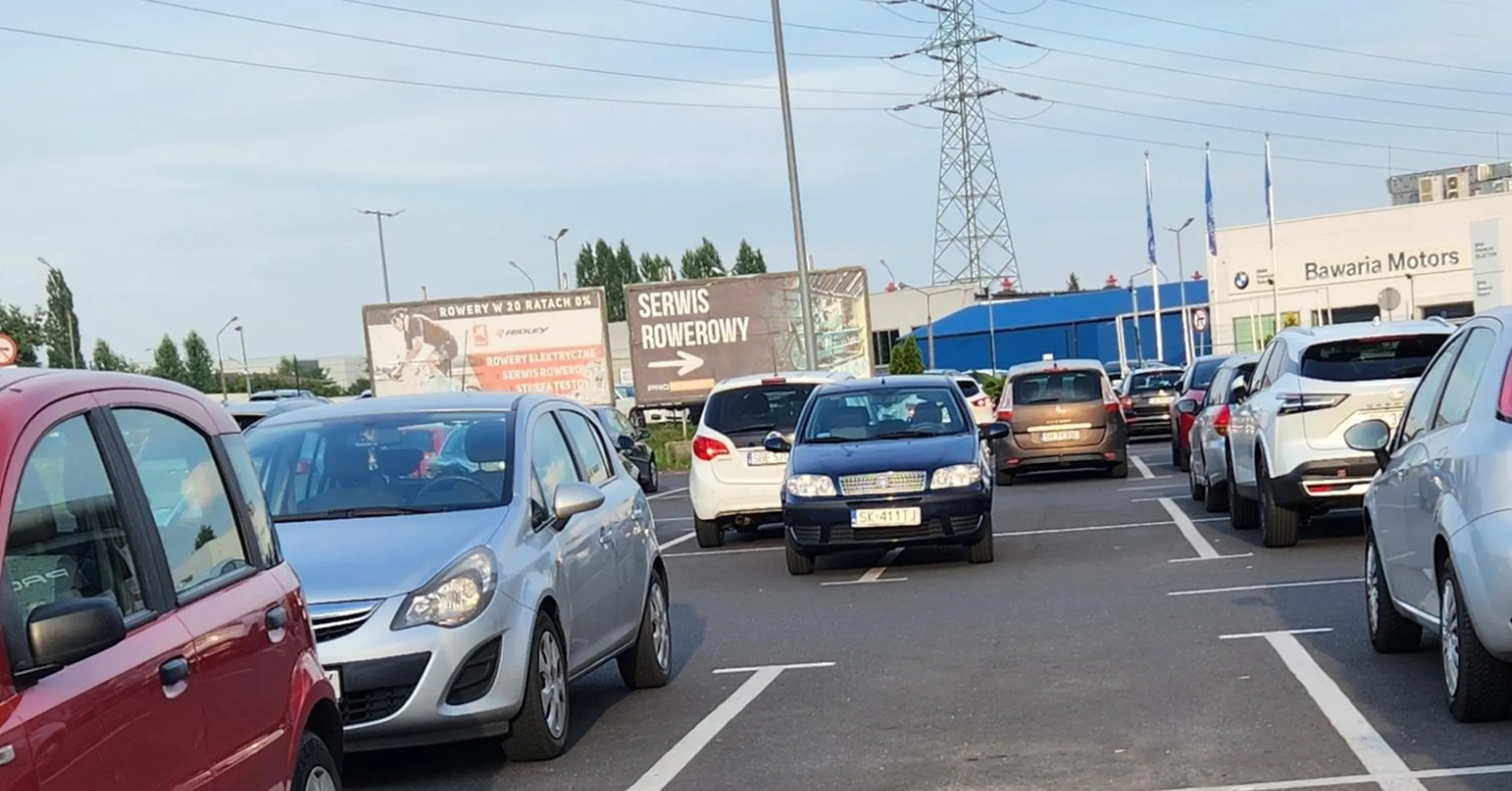 Parkowanie pod carrefour katowice rozdzienskiego.