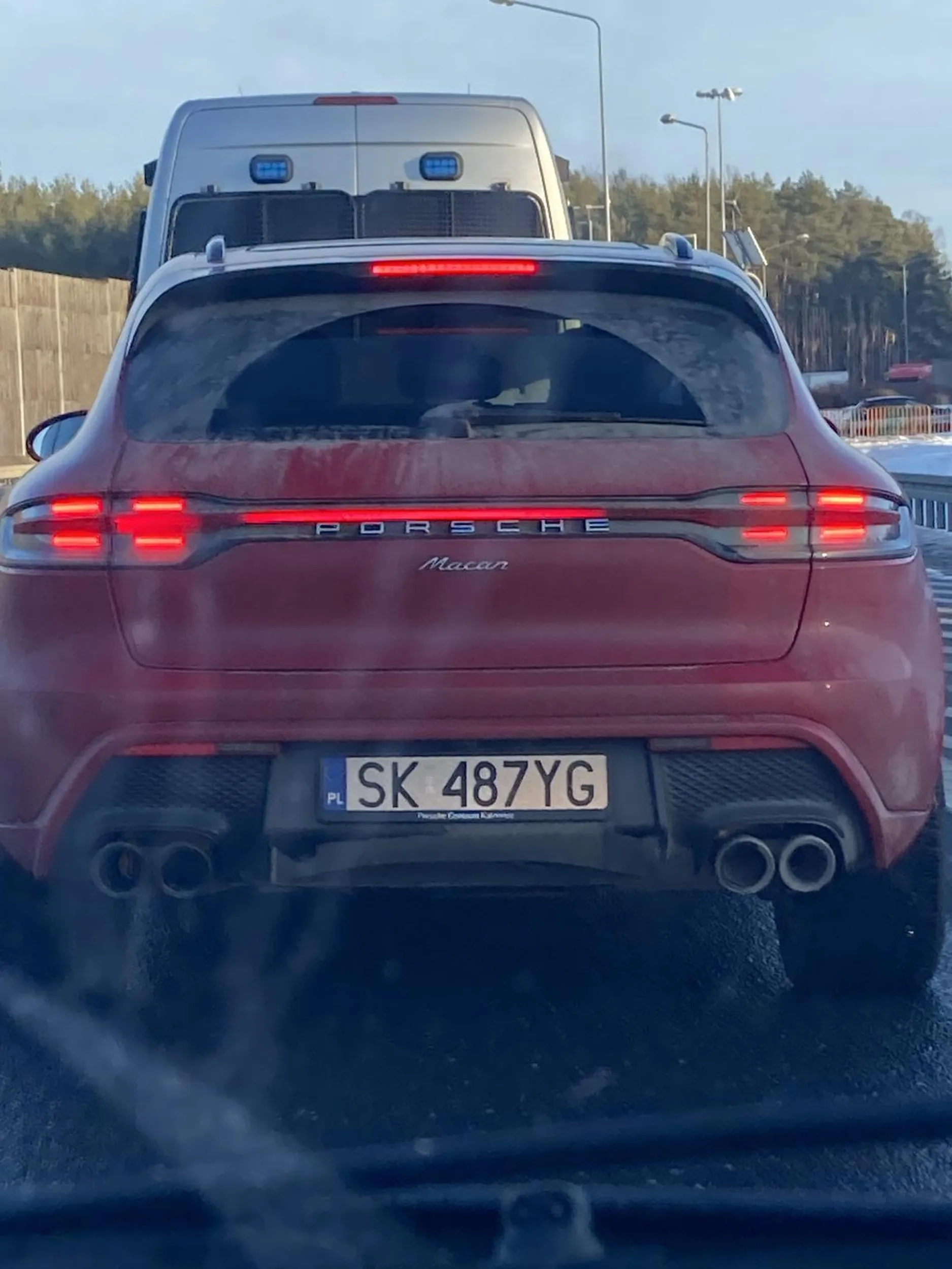 Brak zastosowania się do jazdy na suwak, niby porsche a jednak wieśniara w nim jeździ