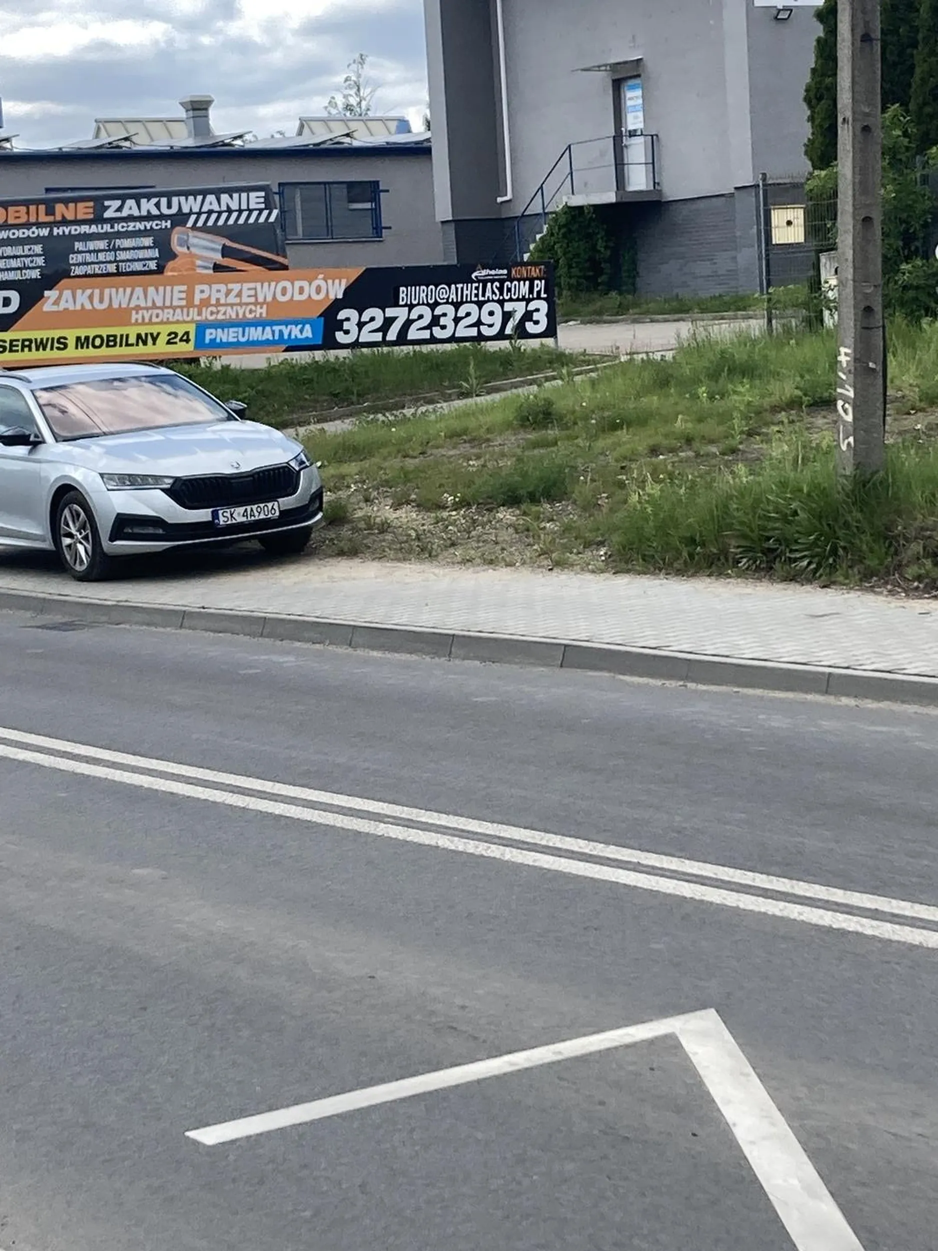 Mistrz parkowania.Będzin ul.Zagórska.