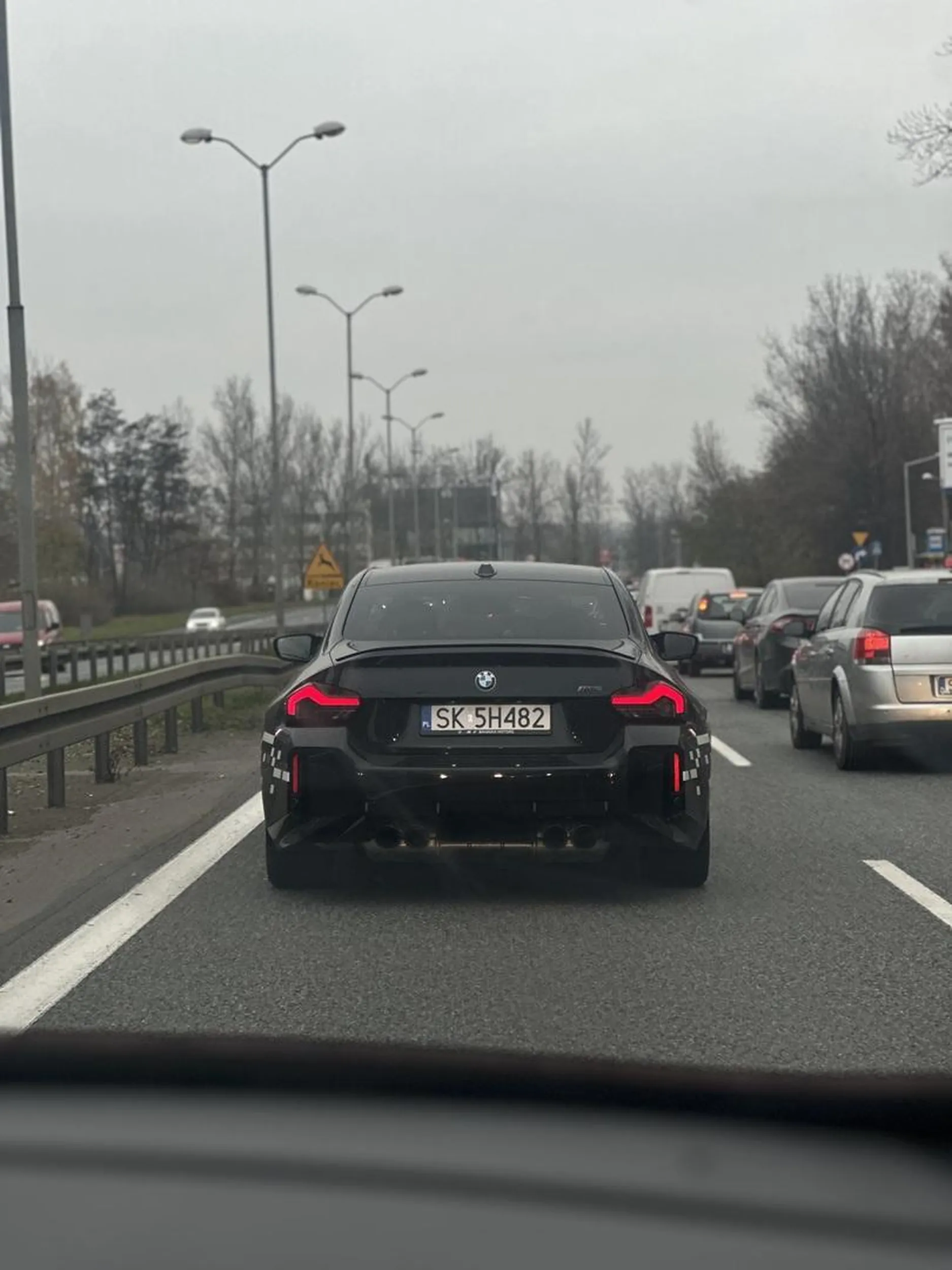 zajebista bryka, stałam czerwonym fordem za tobą w tunelu? nie bój się gazować następnym razem bo dobrze brzmi