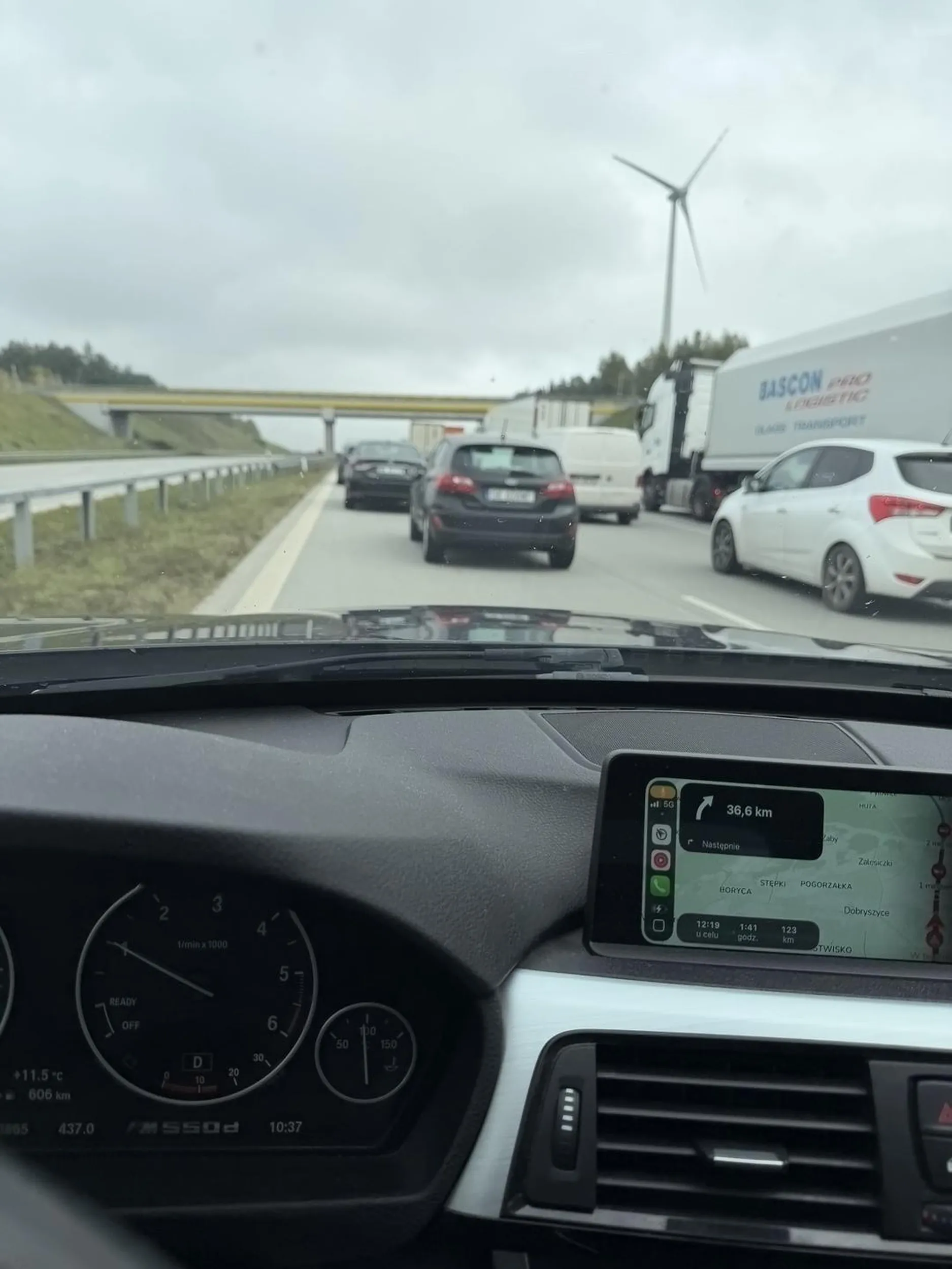 oby selekcja naturalna zadziałała i gdy on będzie miał wypadek to Pomoc nie dojedzie na czas