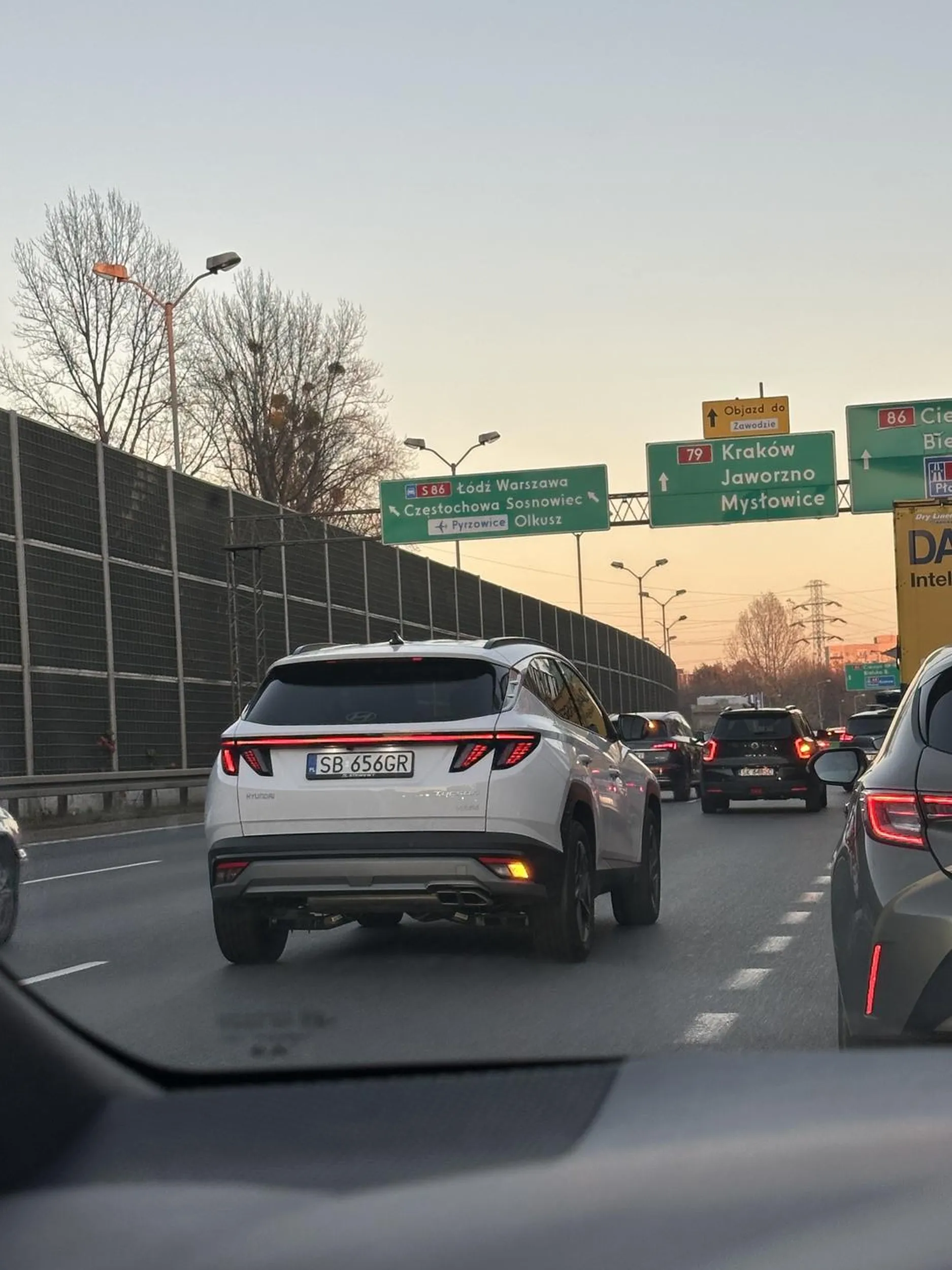 Cwaniaczek się wciska na ostatni moment