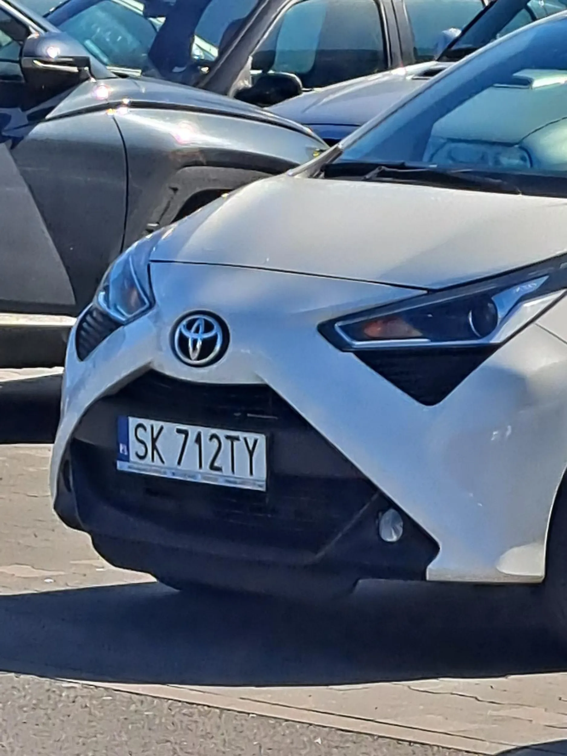 Kochany na parkingu zwolnij bo spowodujesz wypadek.... Ps i ogranicz alkohol bo ci to szkodzi na nerwy