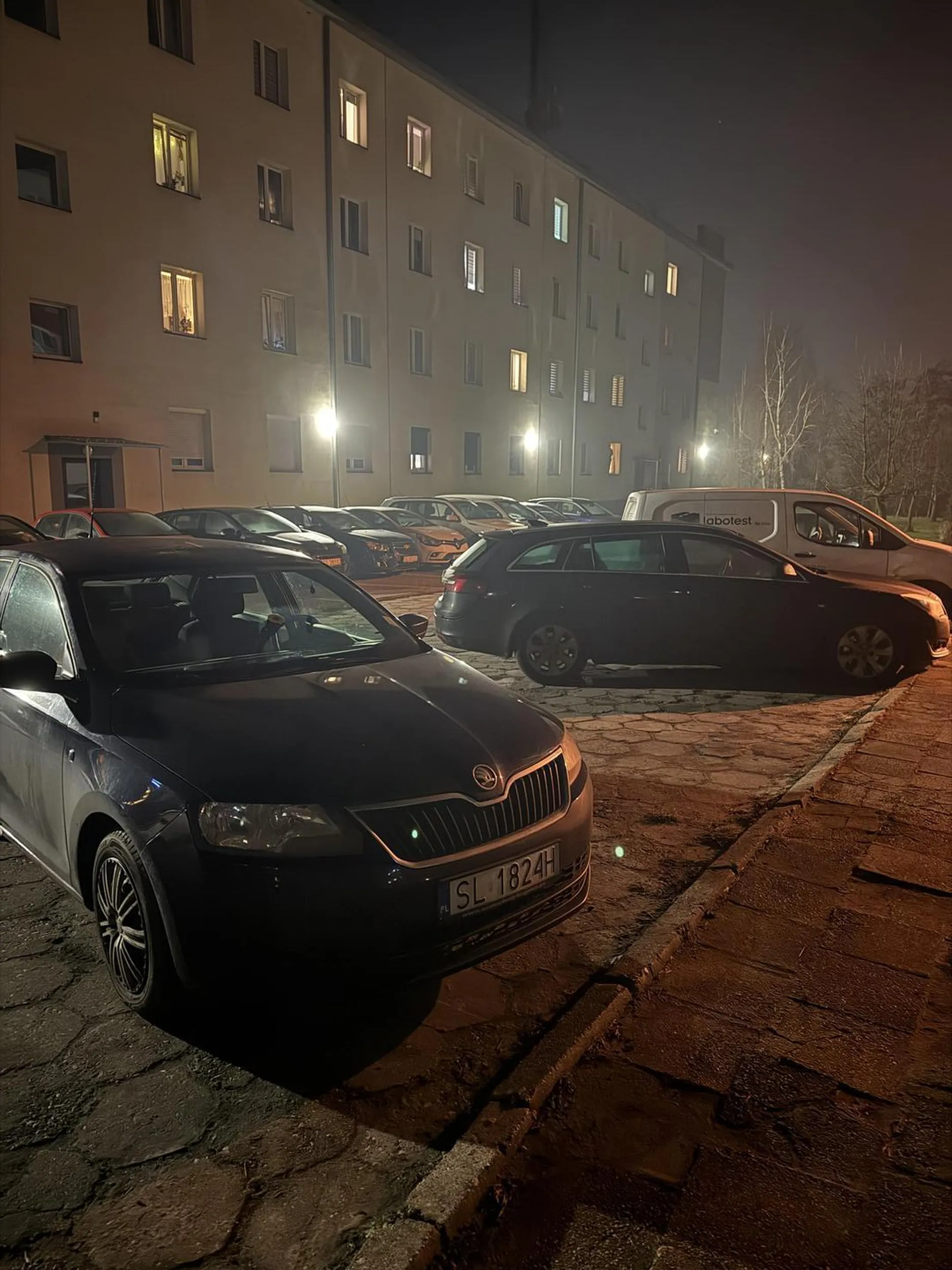 na takiego to nawet karnego kutasa za parkowanie szkoda