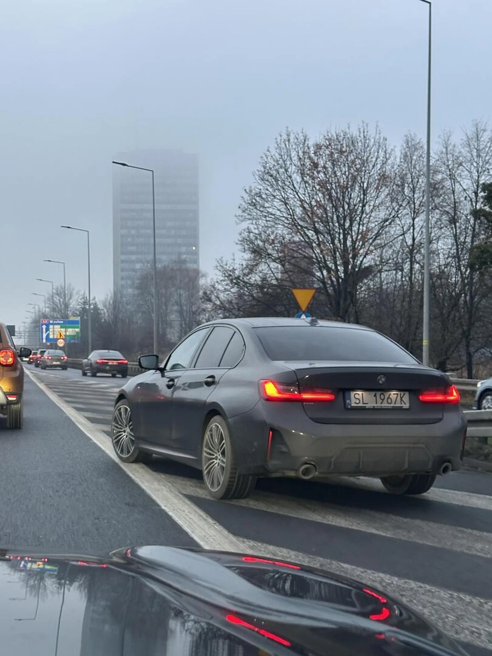 omija korki pasem wyłączonym z ruchu