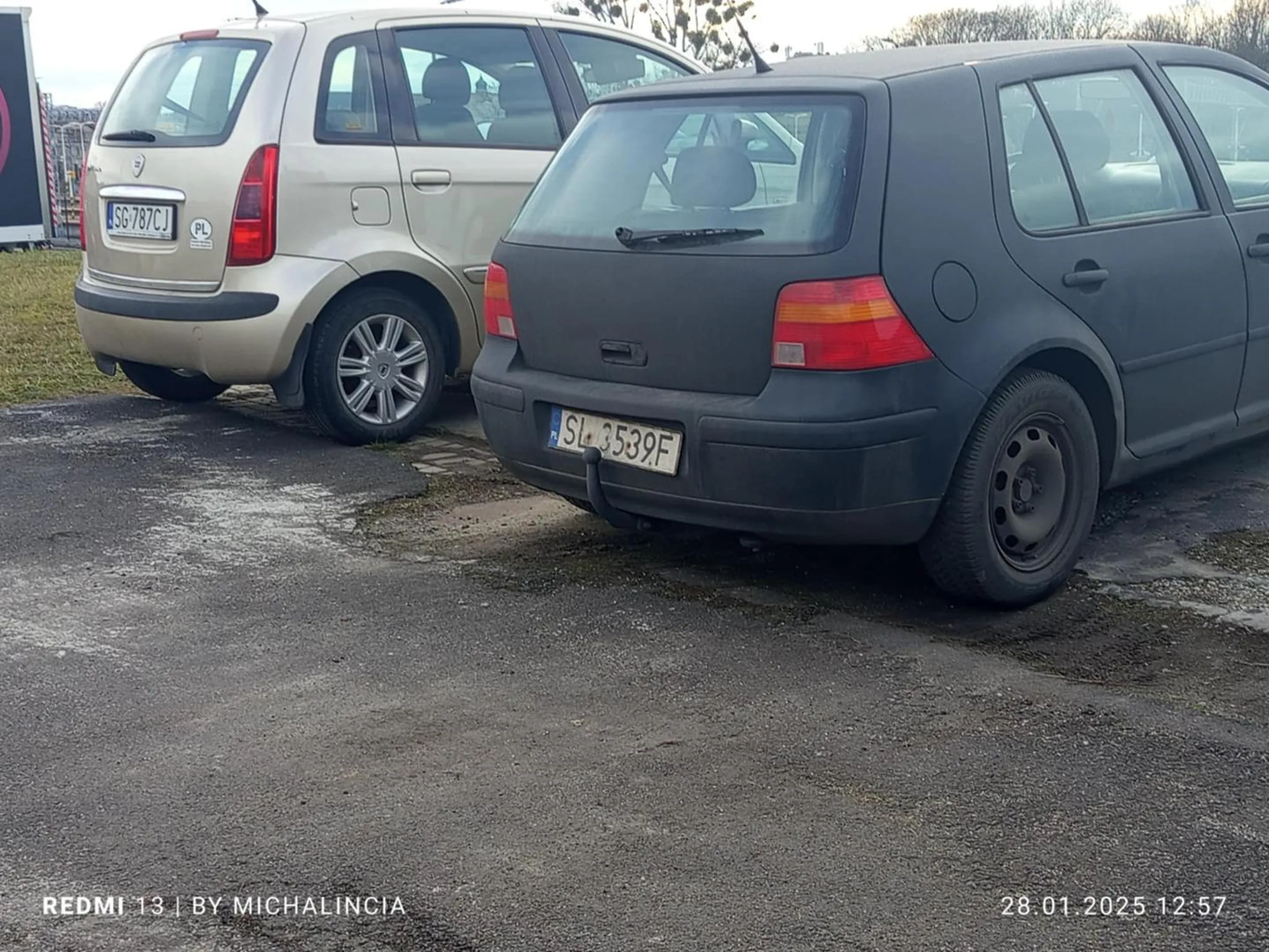 Proszę przestrzegac swoich miejsc parkowania .