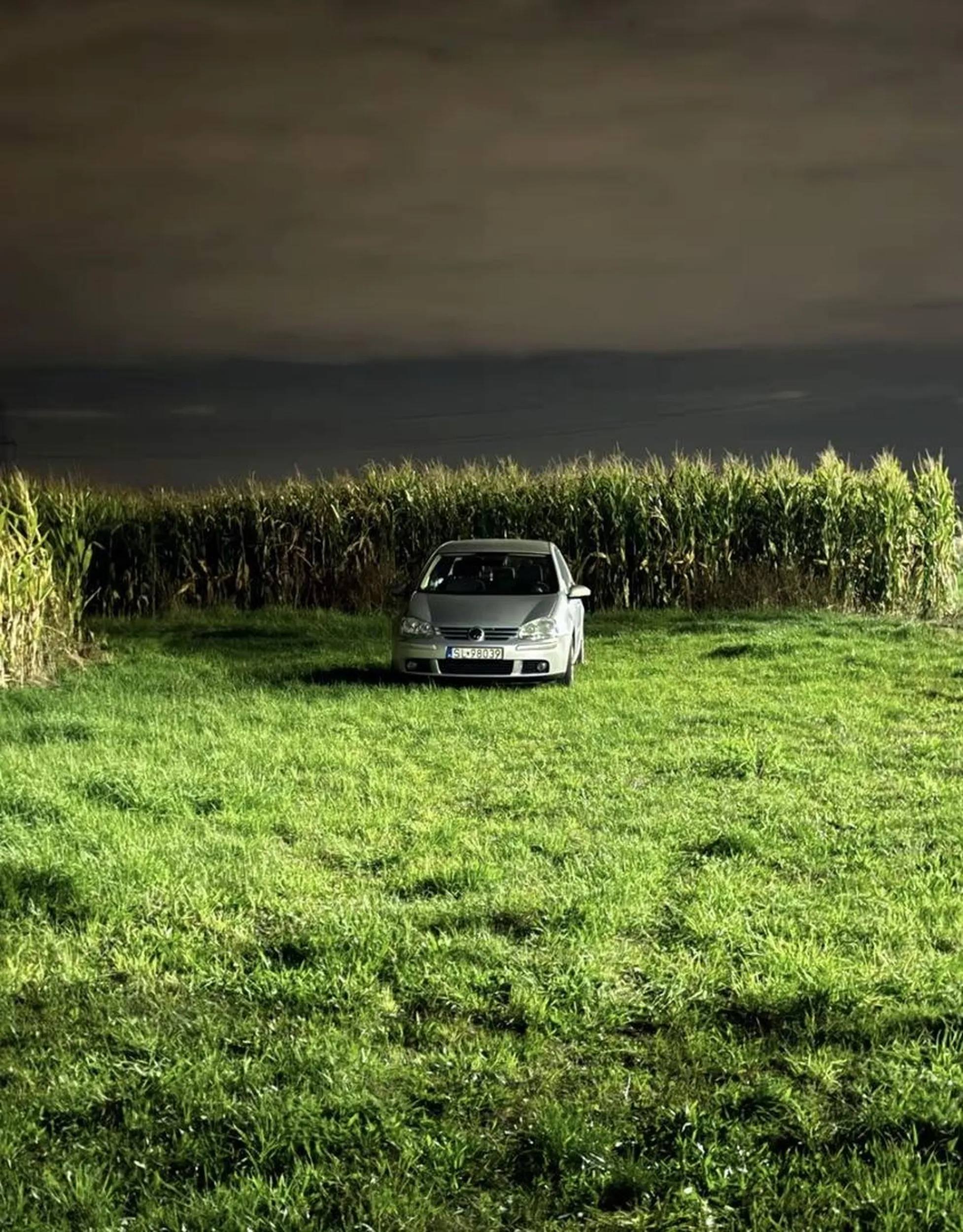 Gówniarz z golfa myśli że może stawać gdzie chce?? Podsyłam załącznik ku przestrodze.?