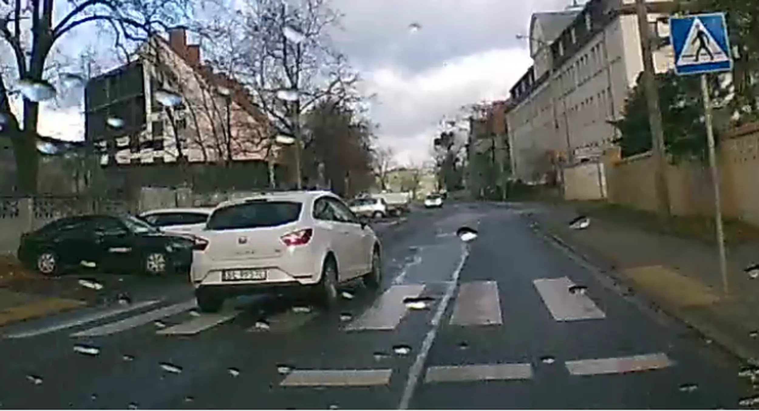 Wyprzedzanie na przejsciu dla pieszych. Nadmierna predkosc.