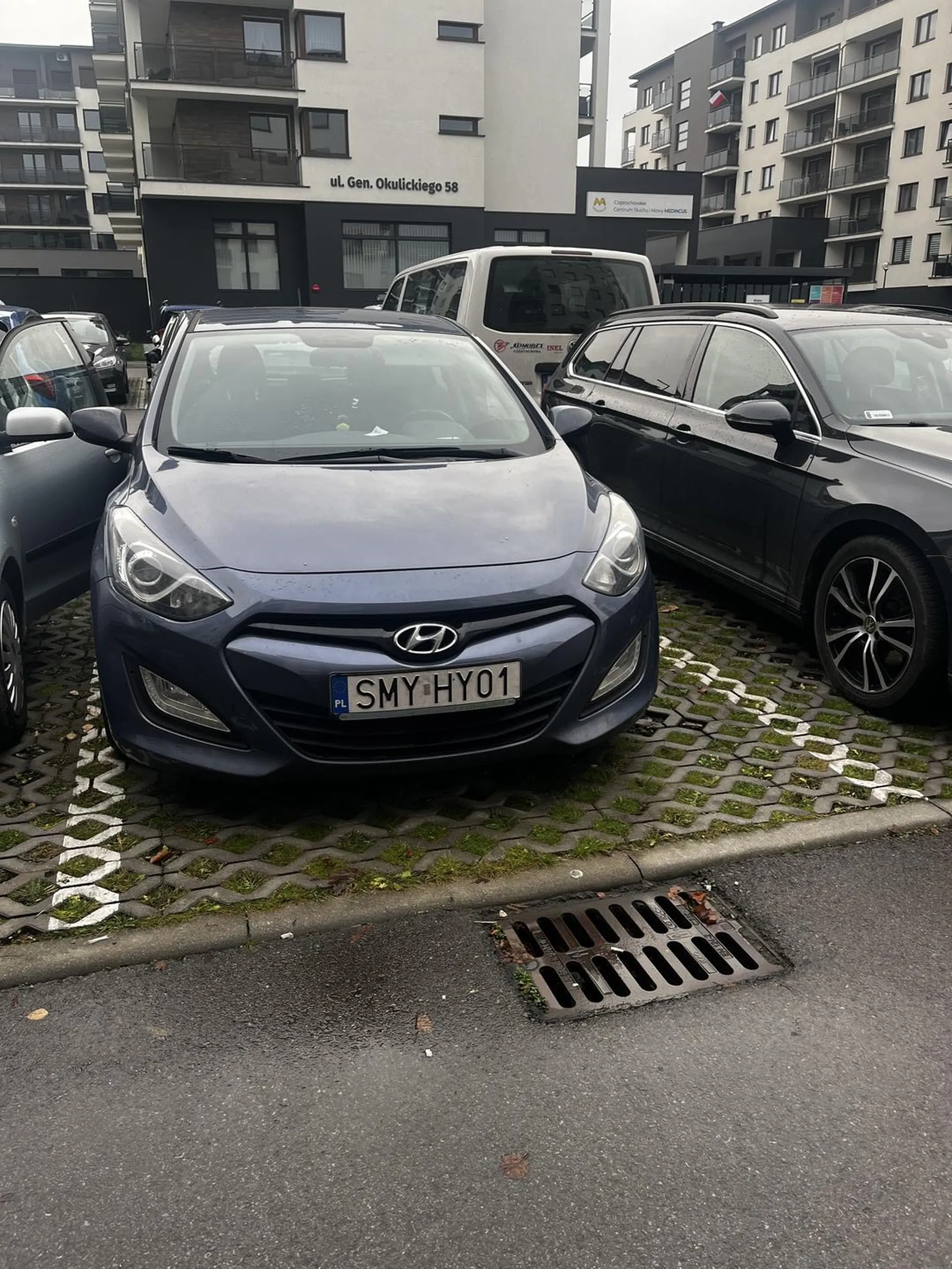 Bliżej się stanąć nie dało?