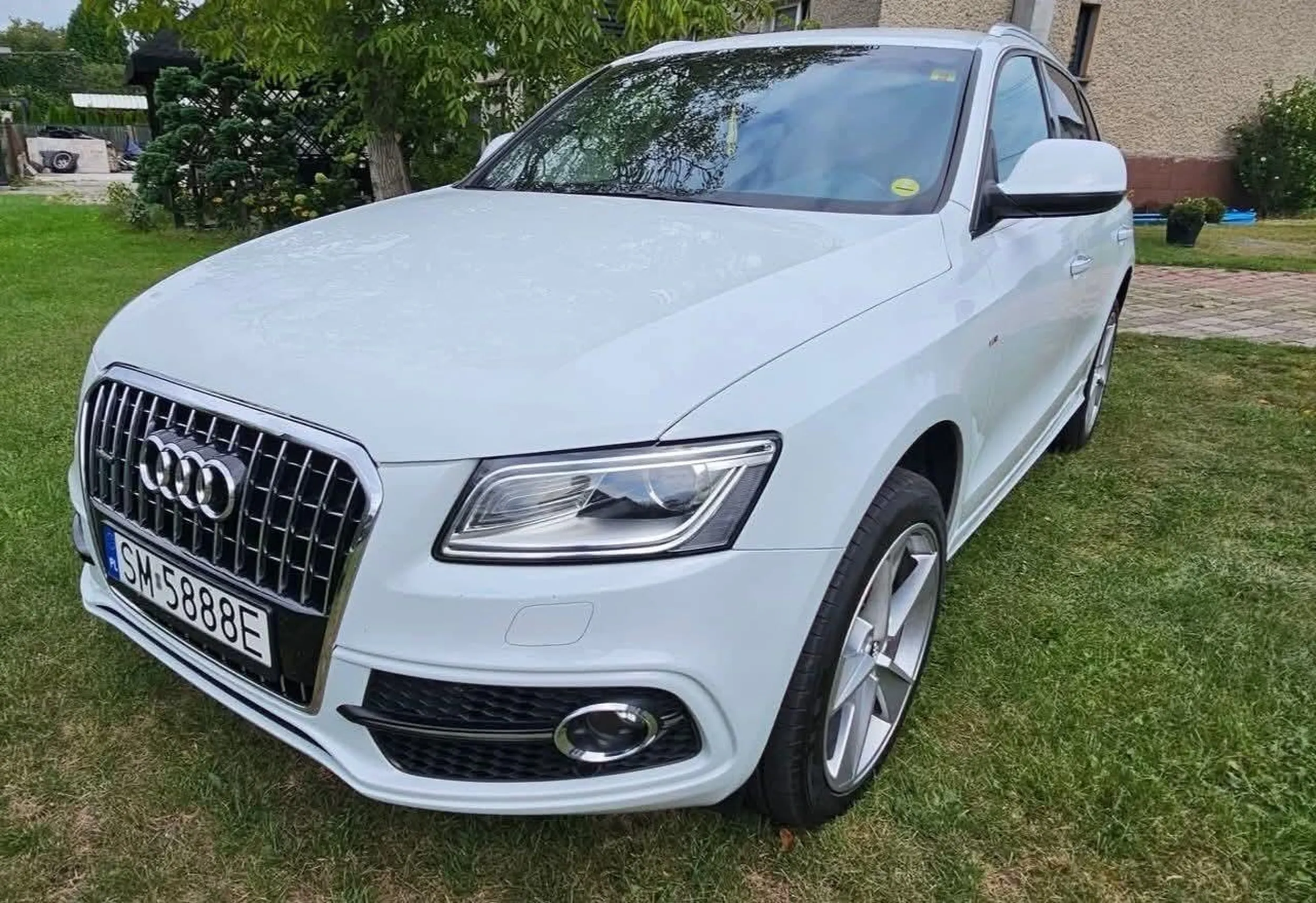 Z parkingu przy Kopalni Mysłowice-Wesoła skradziono samochód marki Audi o nr. rejestracyjnym SM 5888E. Jeśli ktoś był świadkiem lub posiada jakieś informacje proszony jest o kontakt pod nr. 513-981-022. Sprawą zajmuje się policja z Katowic.