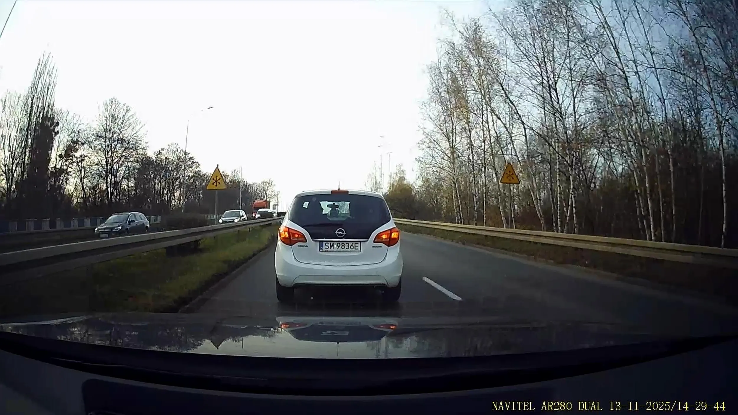 właściciel lewego pasa ma dożywotni abonament chamstwa i głupoty