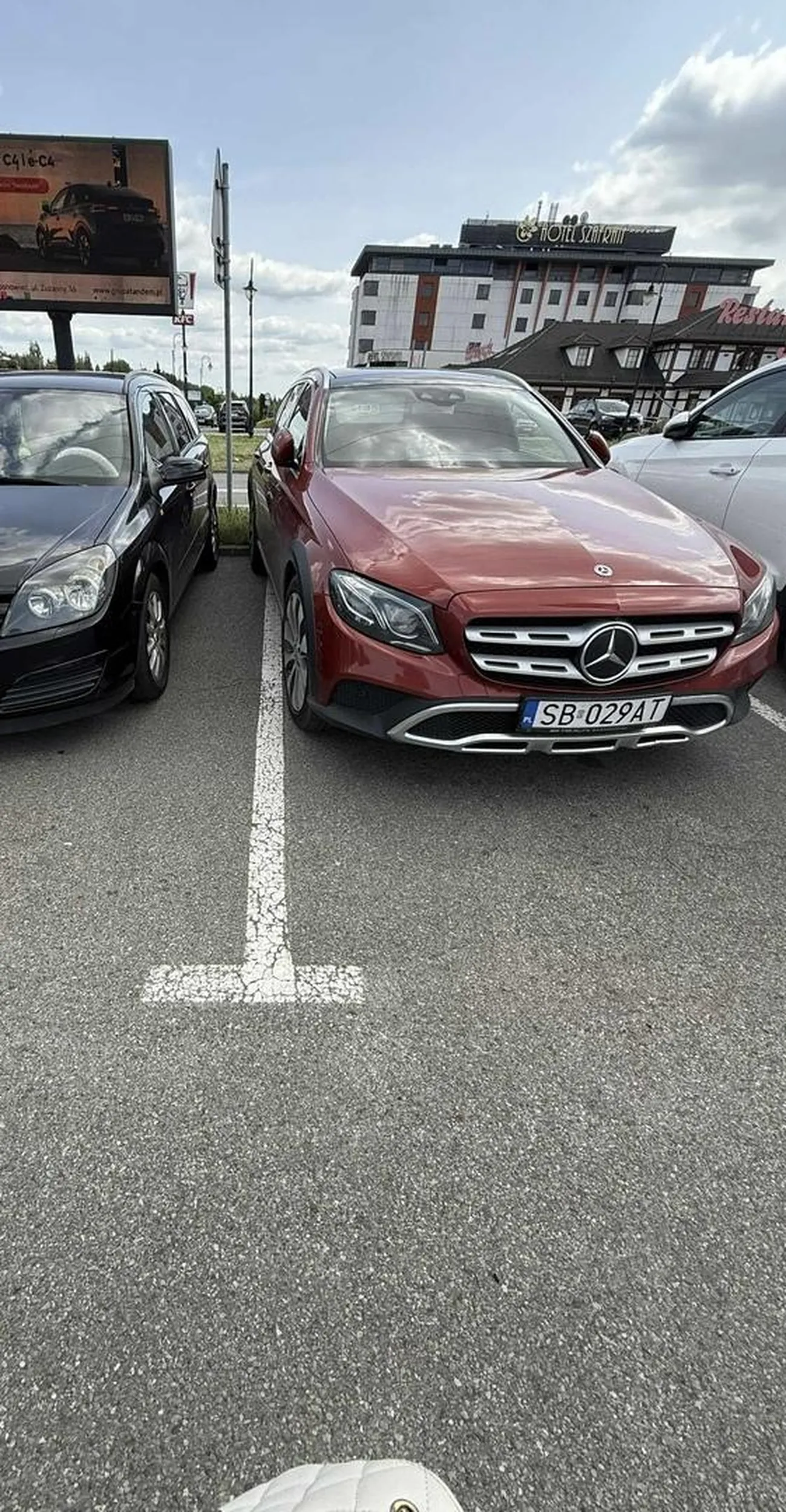 Nie wiem czy masz coś z błędnikiem czy jesteś ślepy z liniami, nie pozdrawiam