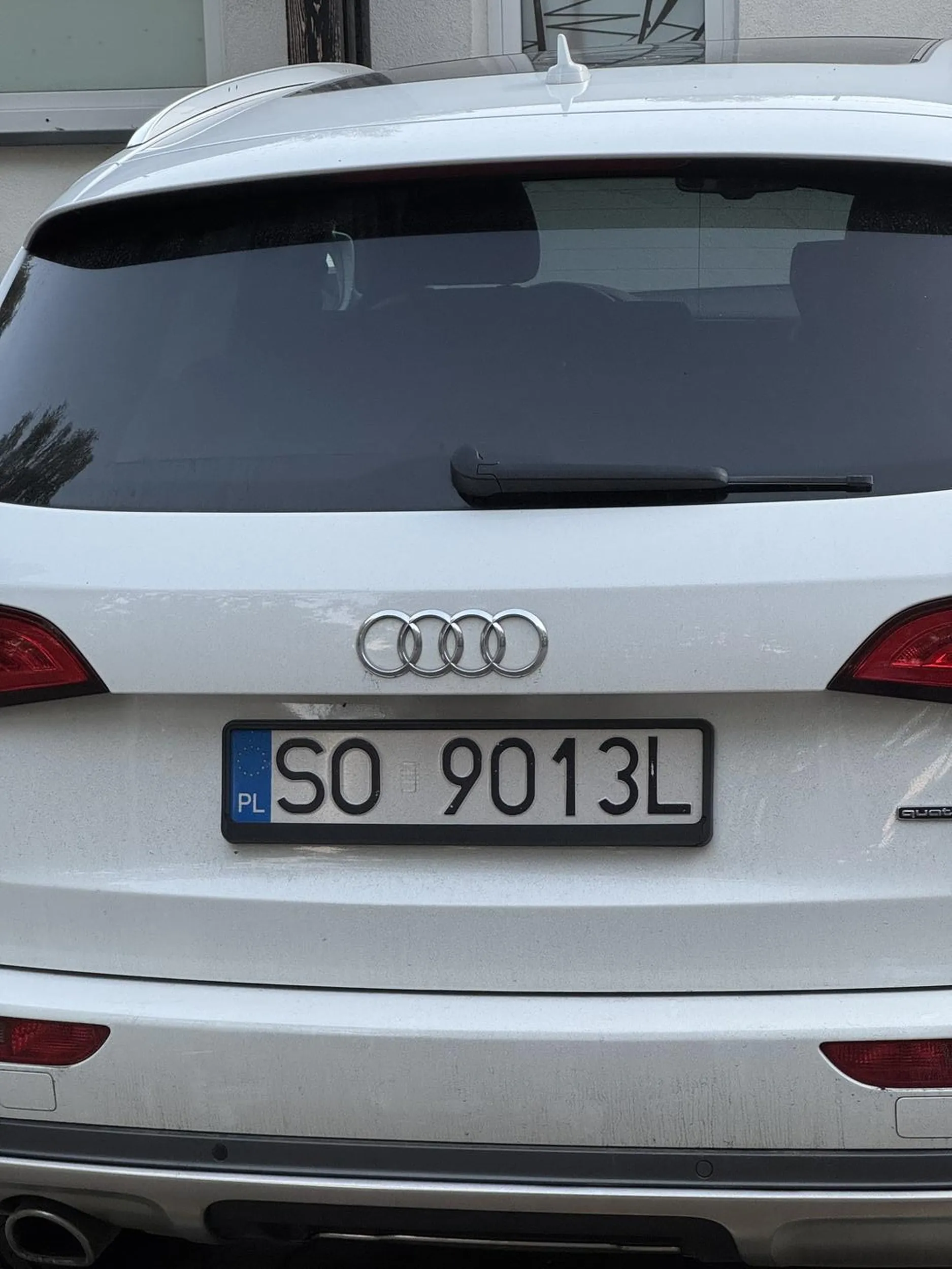 Fałszywa tablica rejestracyjna