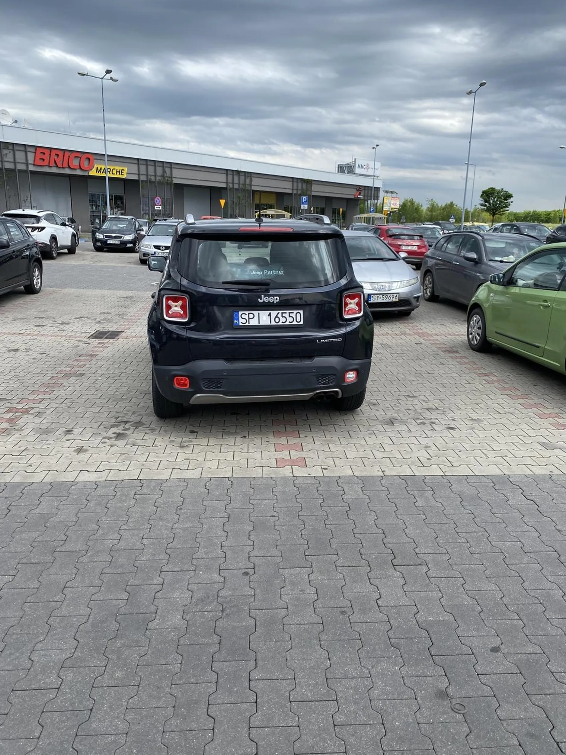 Ewidentnie problem z zmieszczeniem się w liniach