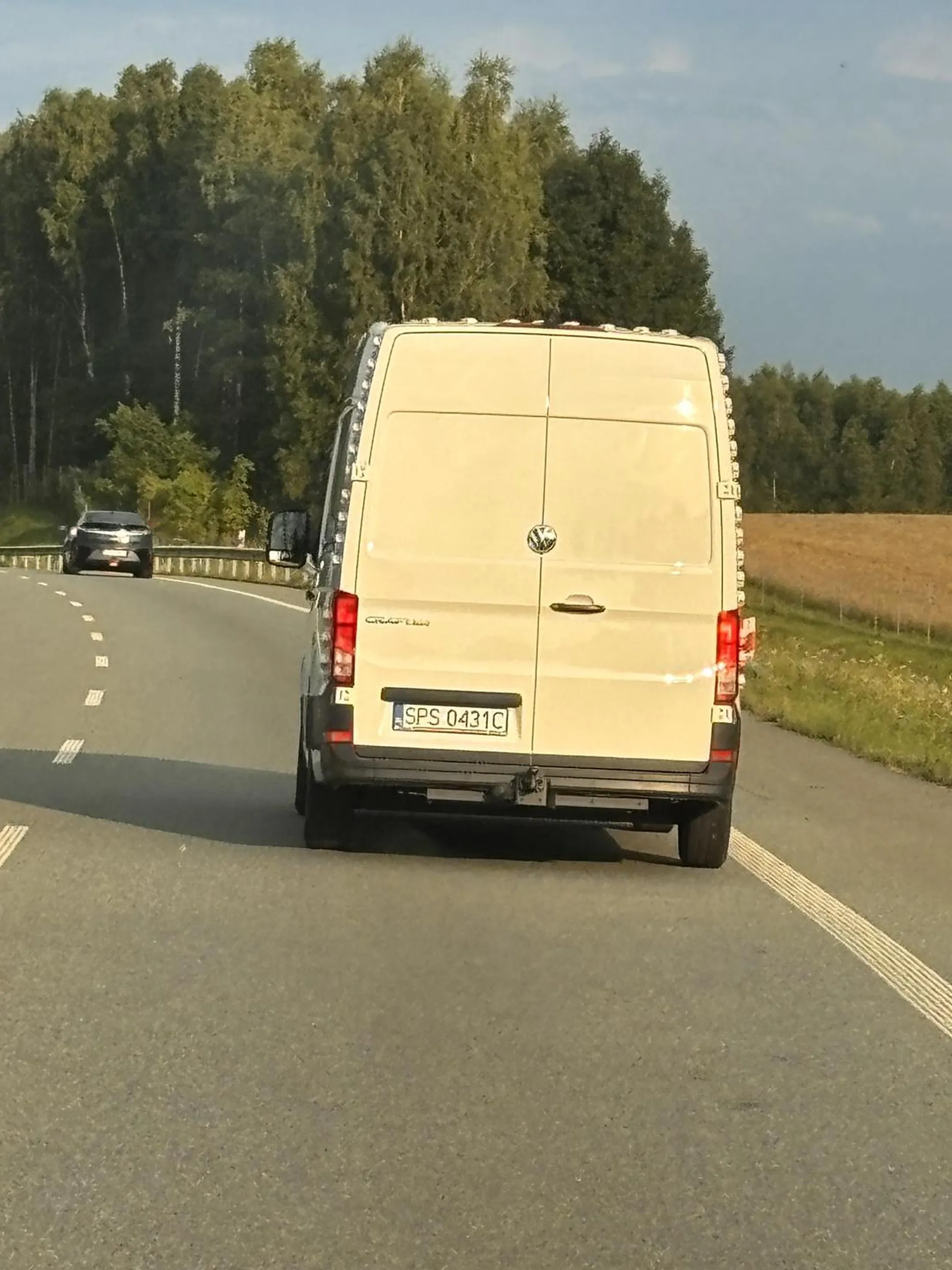 Ćwok , który nie wie do czego służy pas rozbiegowy .Na egzamin a nie do fajery się pchasz !!