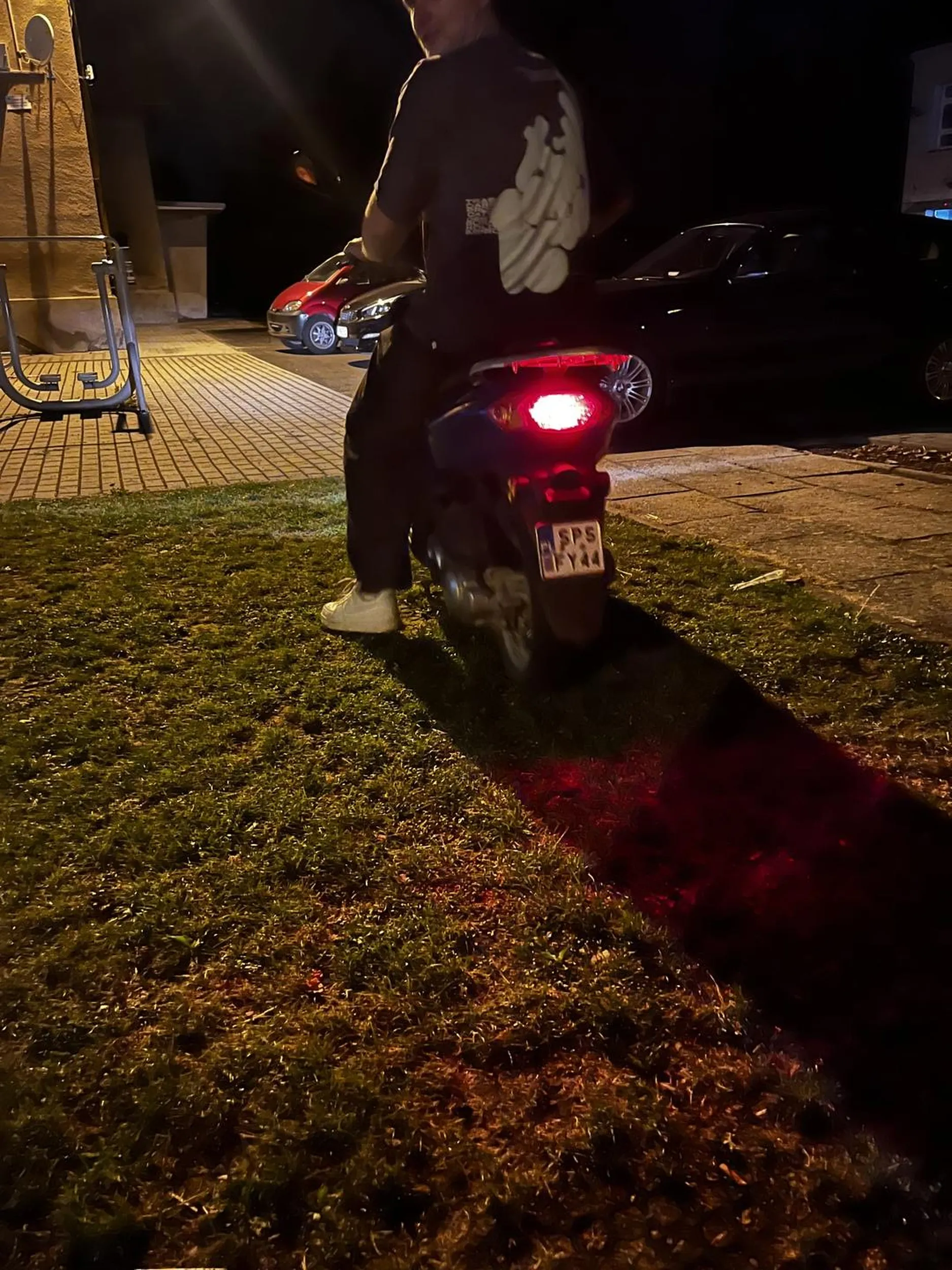 Wyprzedza ciężarówki myśli ze jezdzi na ścigaczu