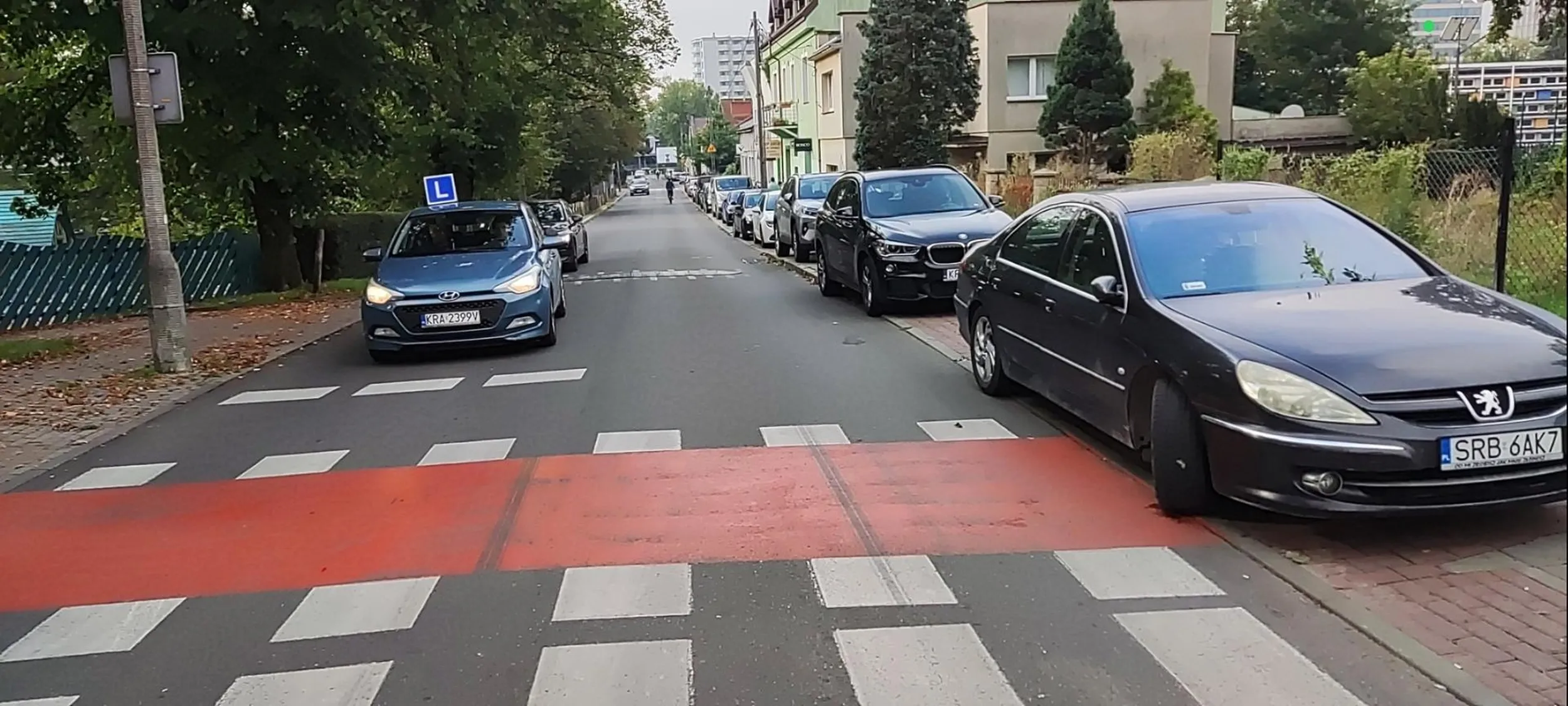 To samo miejsce tylko 3 miesiące później. Tym razem moja cierpliwość się skończyła - sprawą zajęła się mam nadzieję straż miejska. Ciekawe czy czegoś się nauczy.