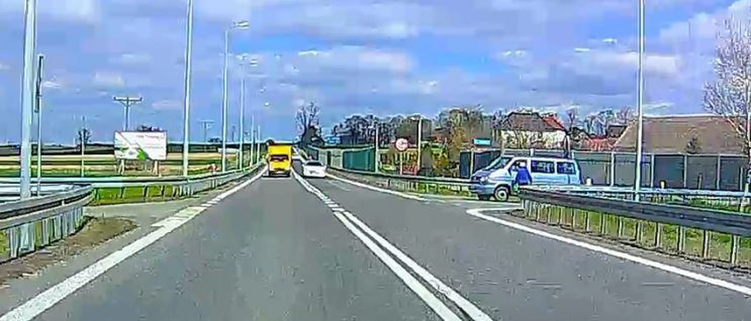 Wspaniałe wyprzedzanie na skrzyżowaniu.