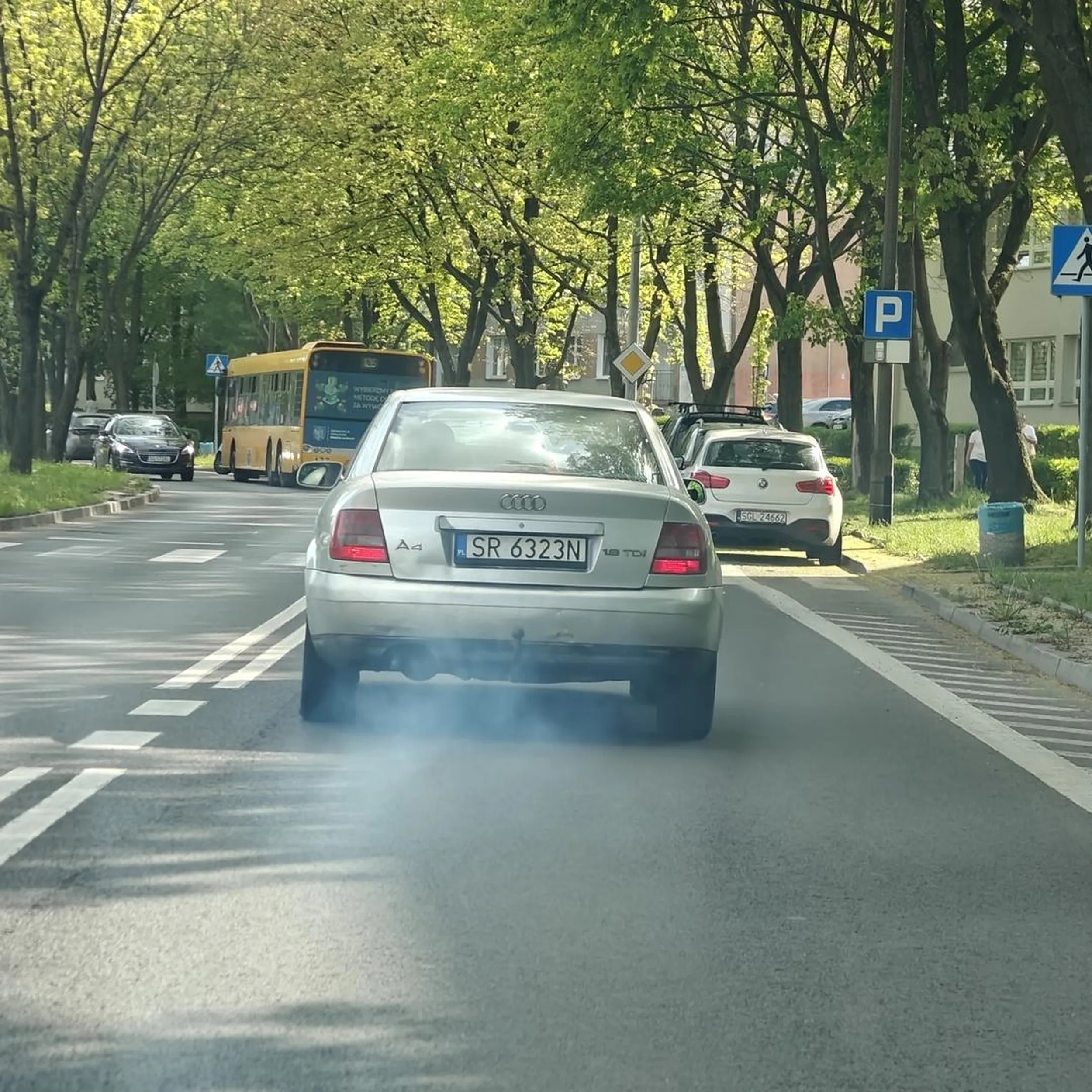 Do złomowania. Smród się za tym gratem ciągnie i chmura dymu