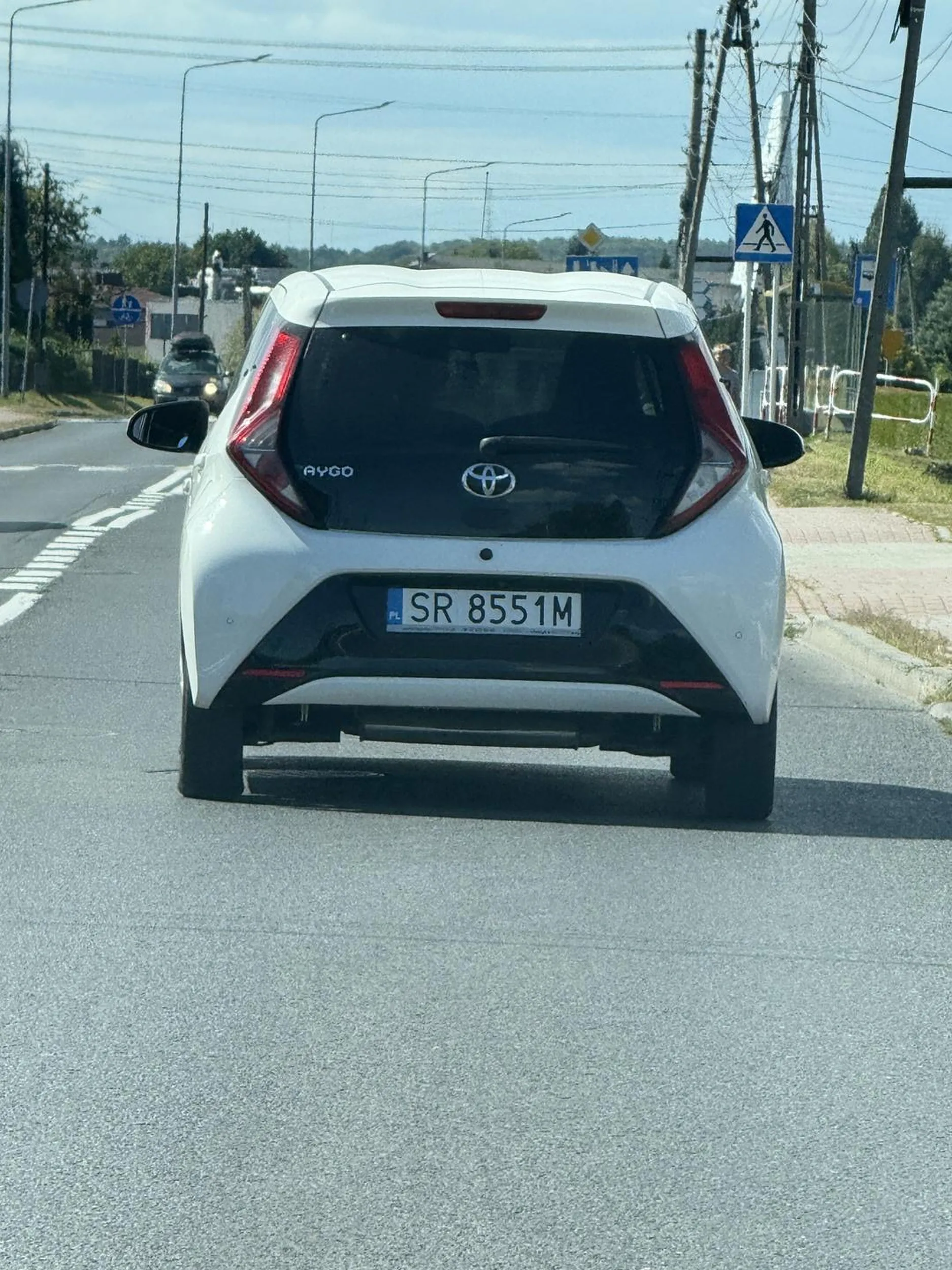 Baran spieszący się do biedronki, wymuszając włączając się do ruchu depnij chociaż… a środkowy palec wsadź sobie w spocone dupsko