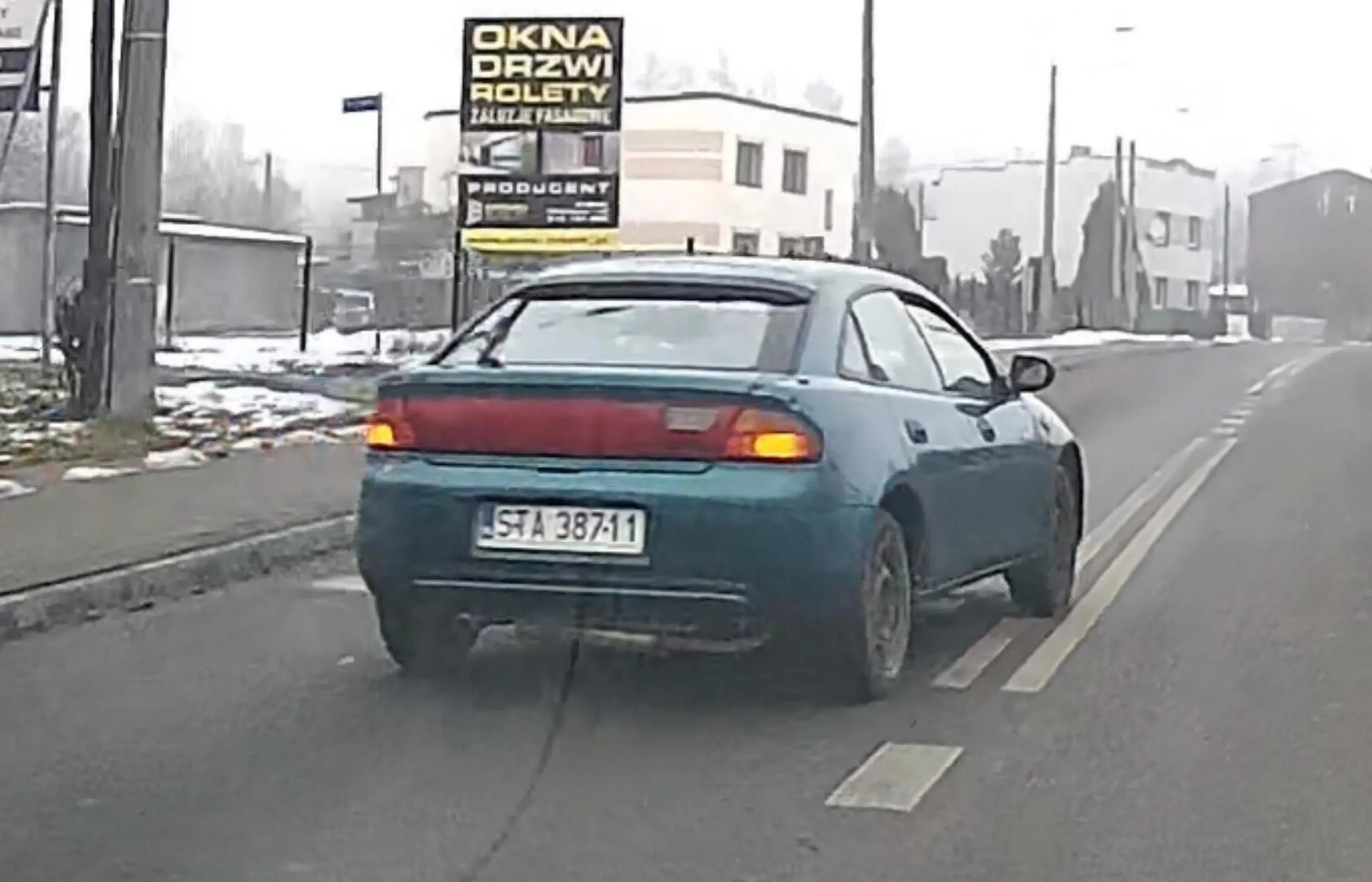 Wyprzedzanie na przejeździe kolejowym - mało wyobraźni.