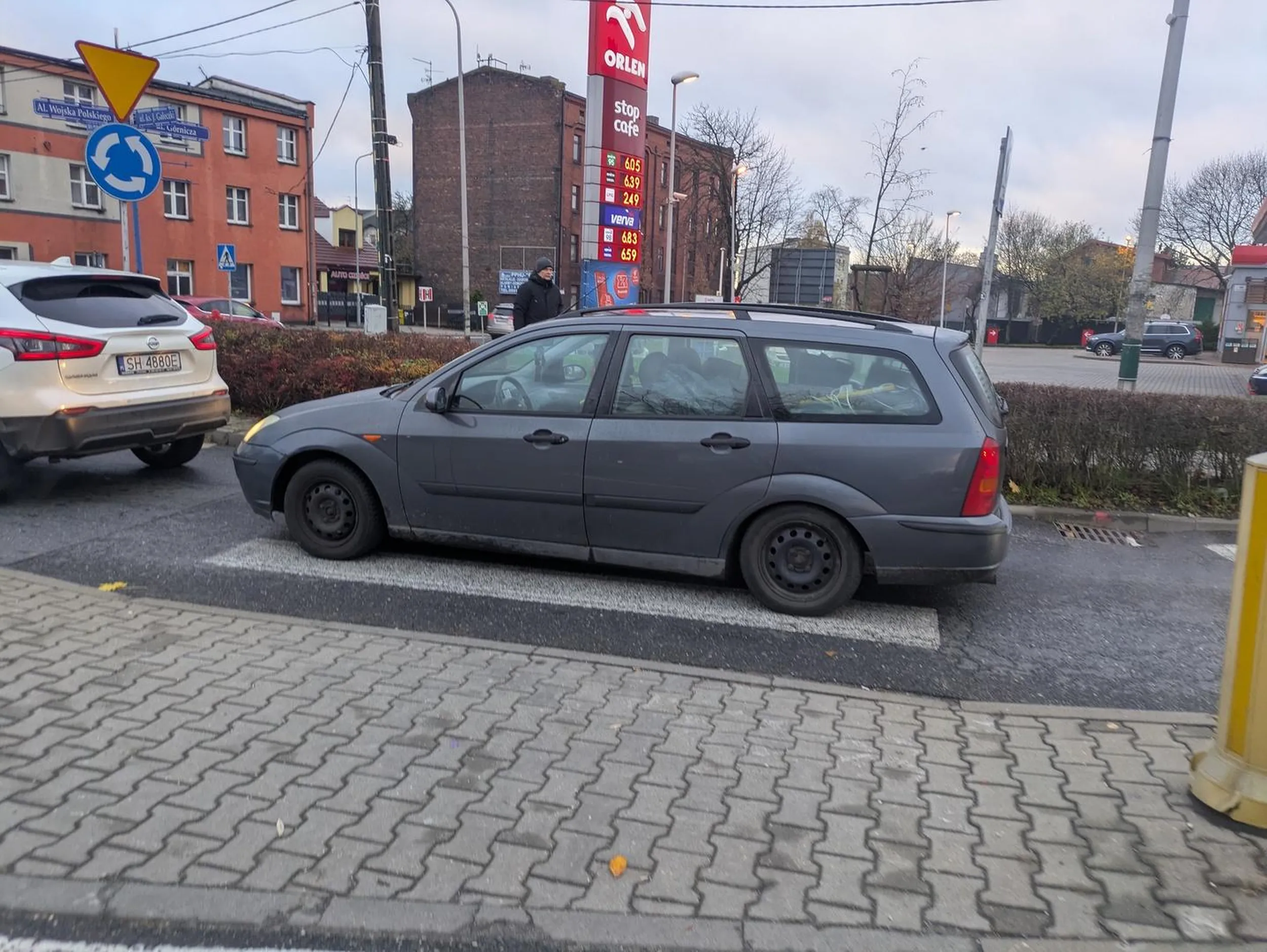 No gratulacje temu panu fajnego postoju na środeczku pasów