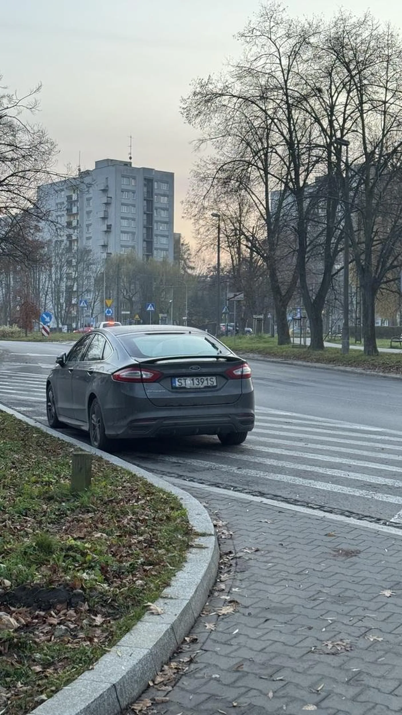 Parking szpitala do którego przyjechałeś jest pusty. Serio cię nie stać na parkowanie? Zgłoszone.
