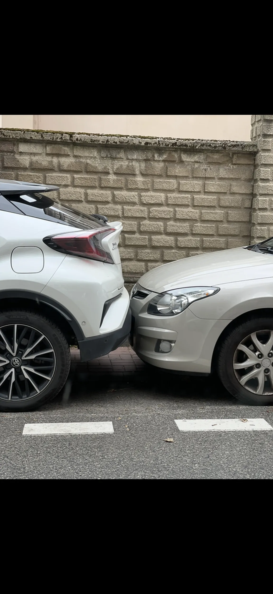 Kierujący nie potrafi zaciągać hamulca ręcznego i ucieka z miejsca zdarzenia
