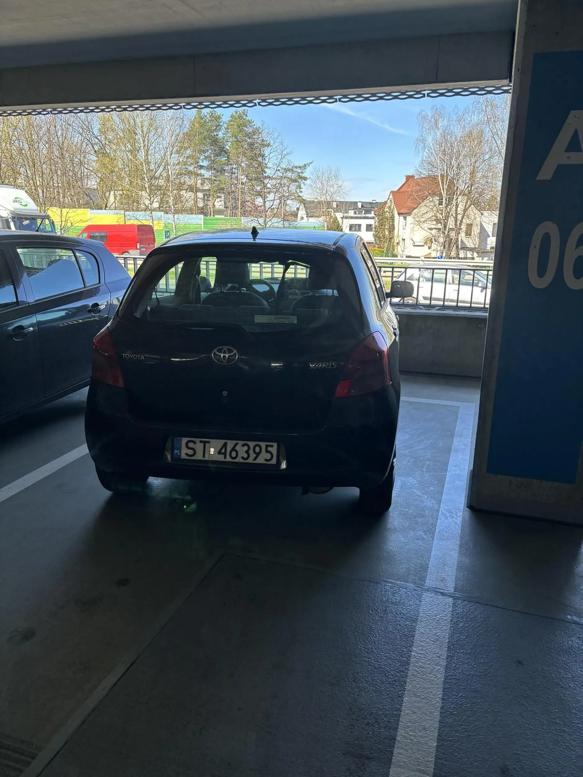 Umiesz parkować tym Yariskiem?