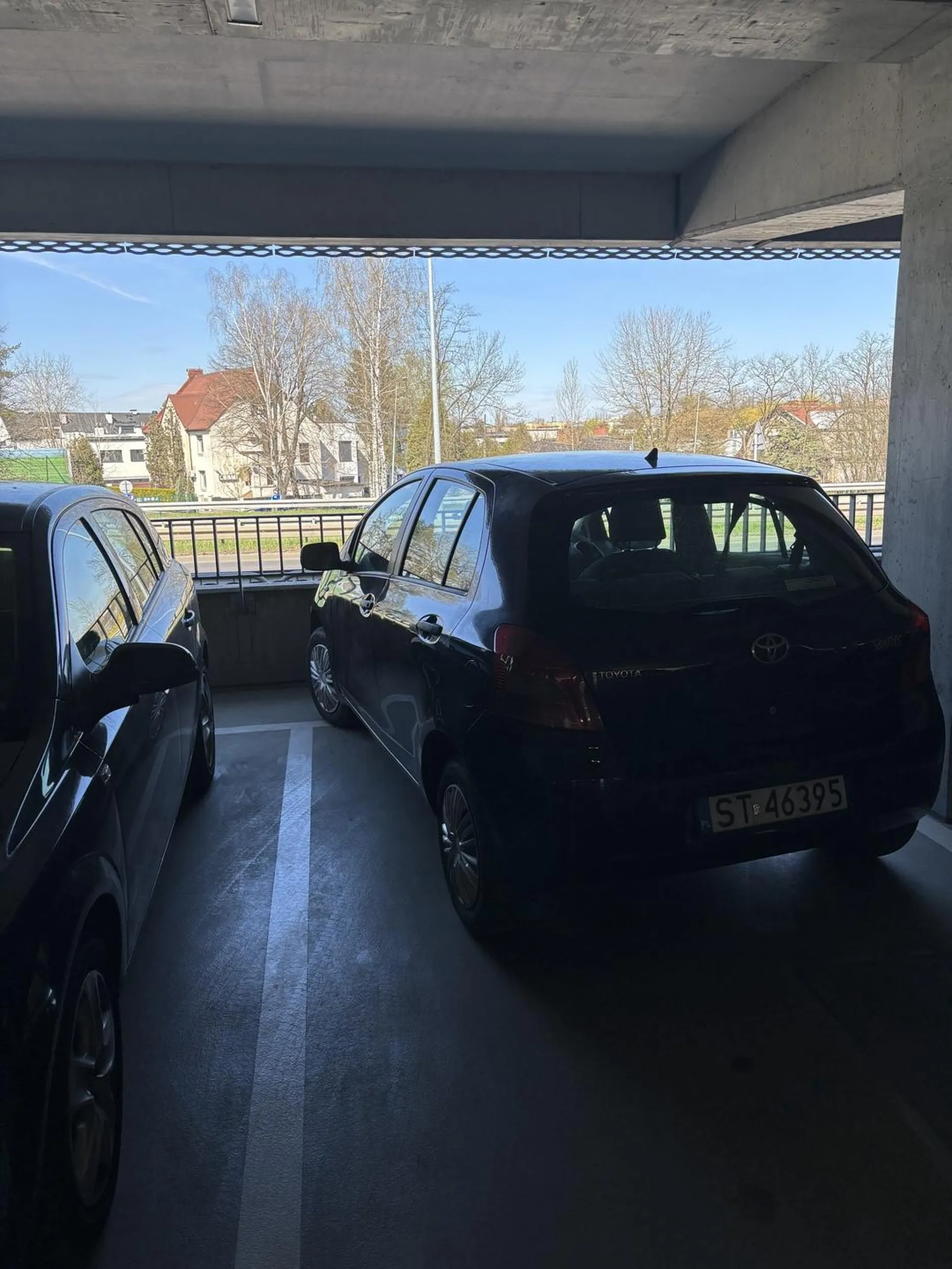 Umiesz parkować tym Yariskiem?