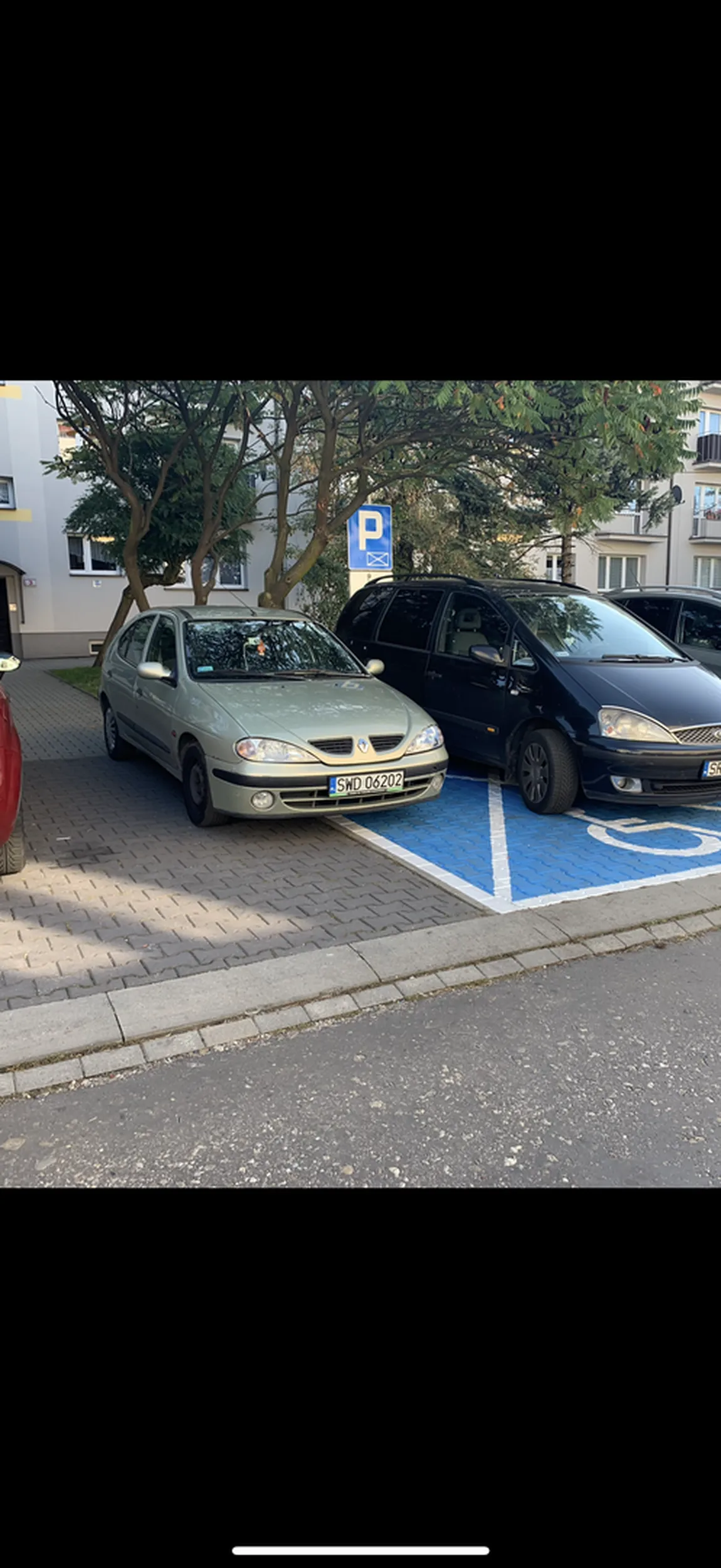Niemiły pan blokuje prawie codziennie miejsce dla osób na wózku, na zwrócenie uwagi fuczy, że to nie jego sprawa.