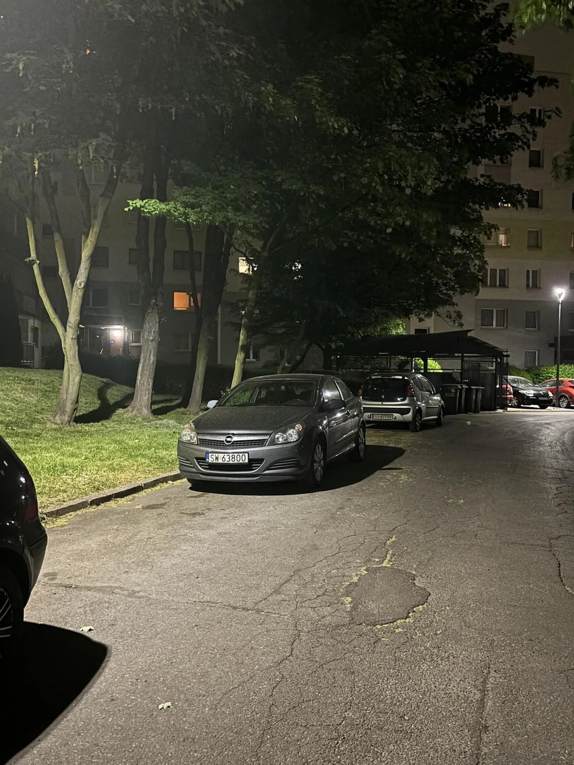 imbecylu naucz się parkować, myślisz tylko o sobie