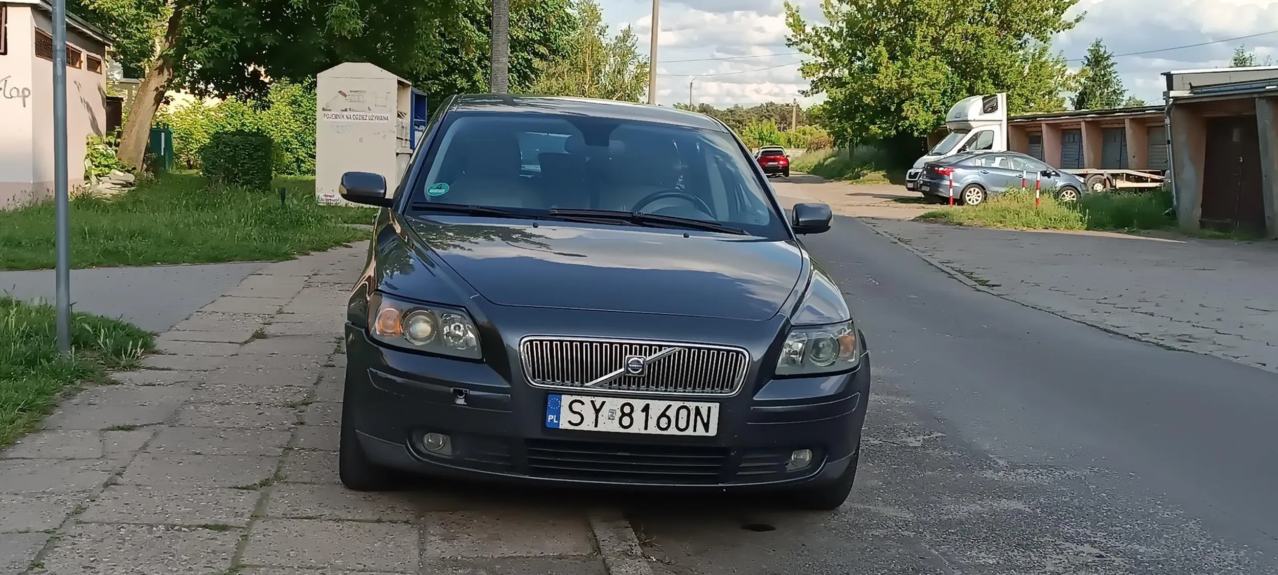 Gbur co "wyskakuje z ryjem" jak mu się natychmiast nie zrobi miejsca pod blokiem