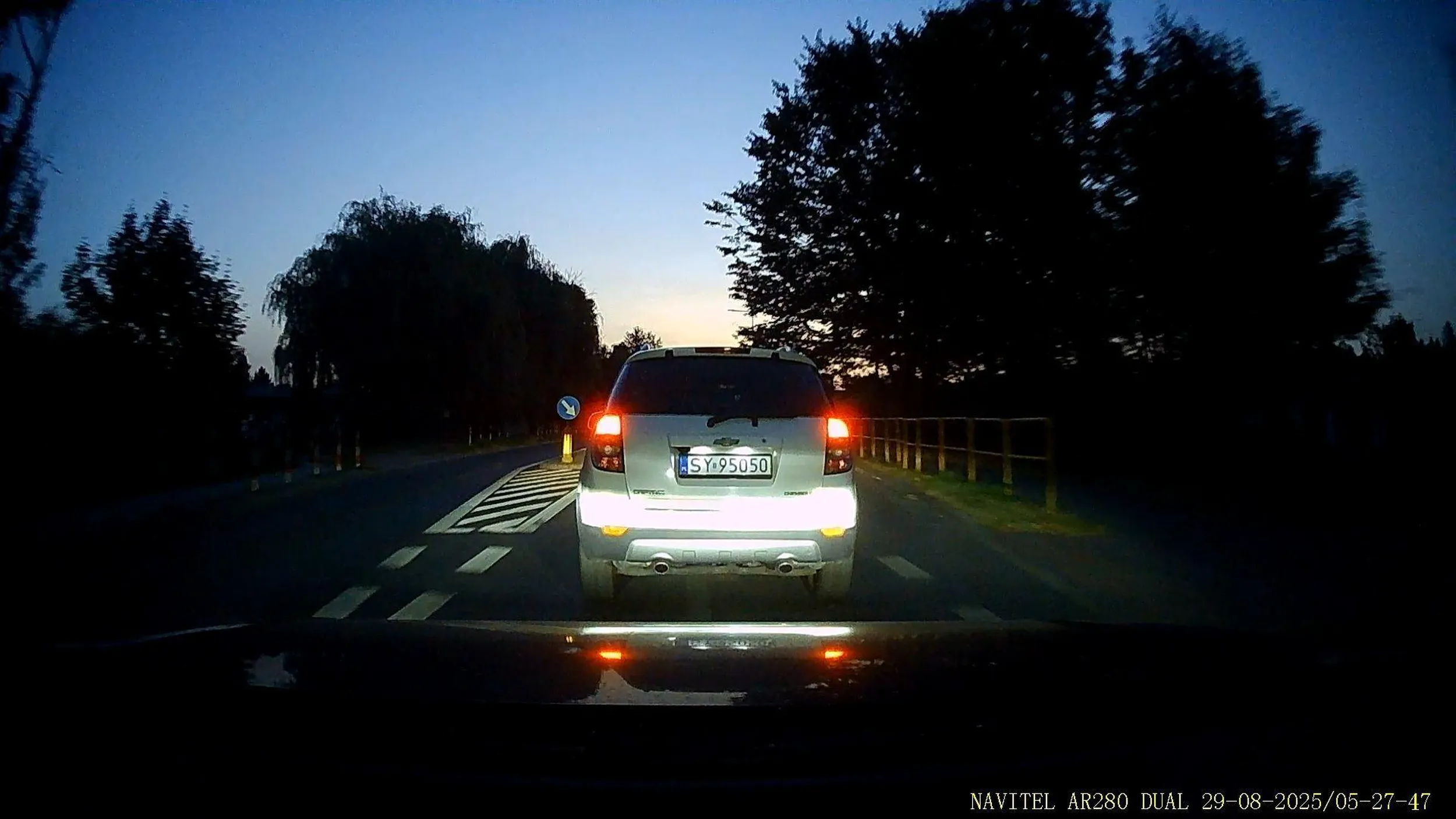 Wlecze się 30km/h na drodze, gdzie obowiązuje 50km/h