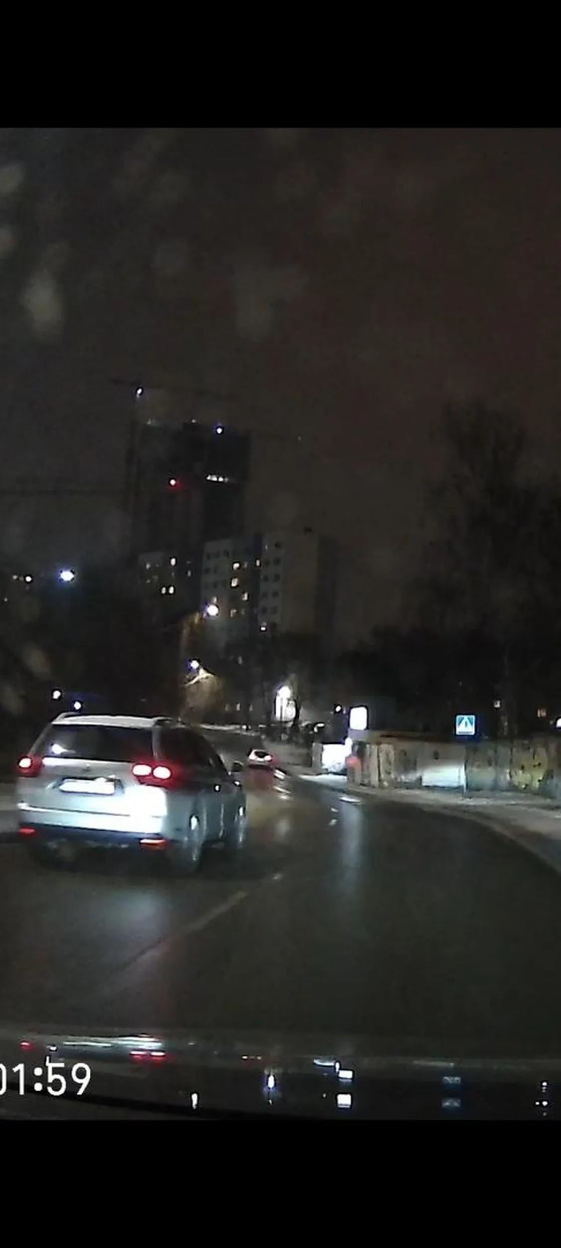 Aż tak ci się spieszy ? Wyprzedzanie na pasach wieczorową porą.