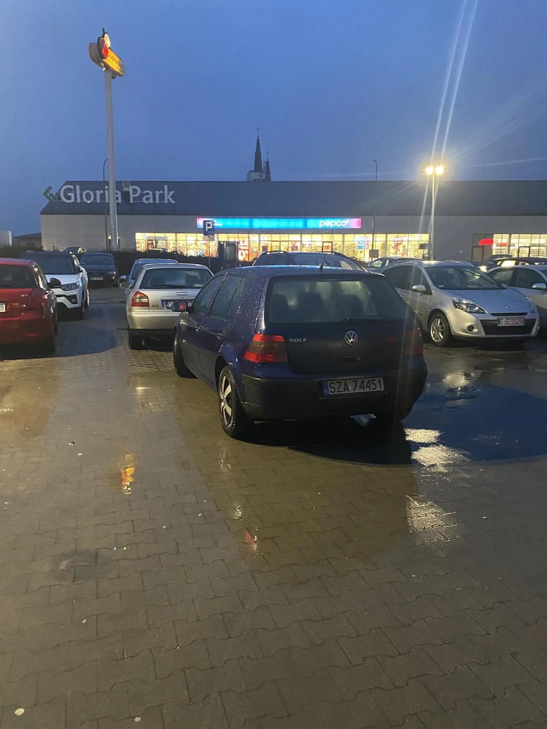 Pięknie zastawiłeś moje auto. Nic dodać nic ująć
