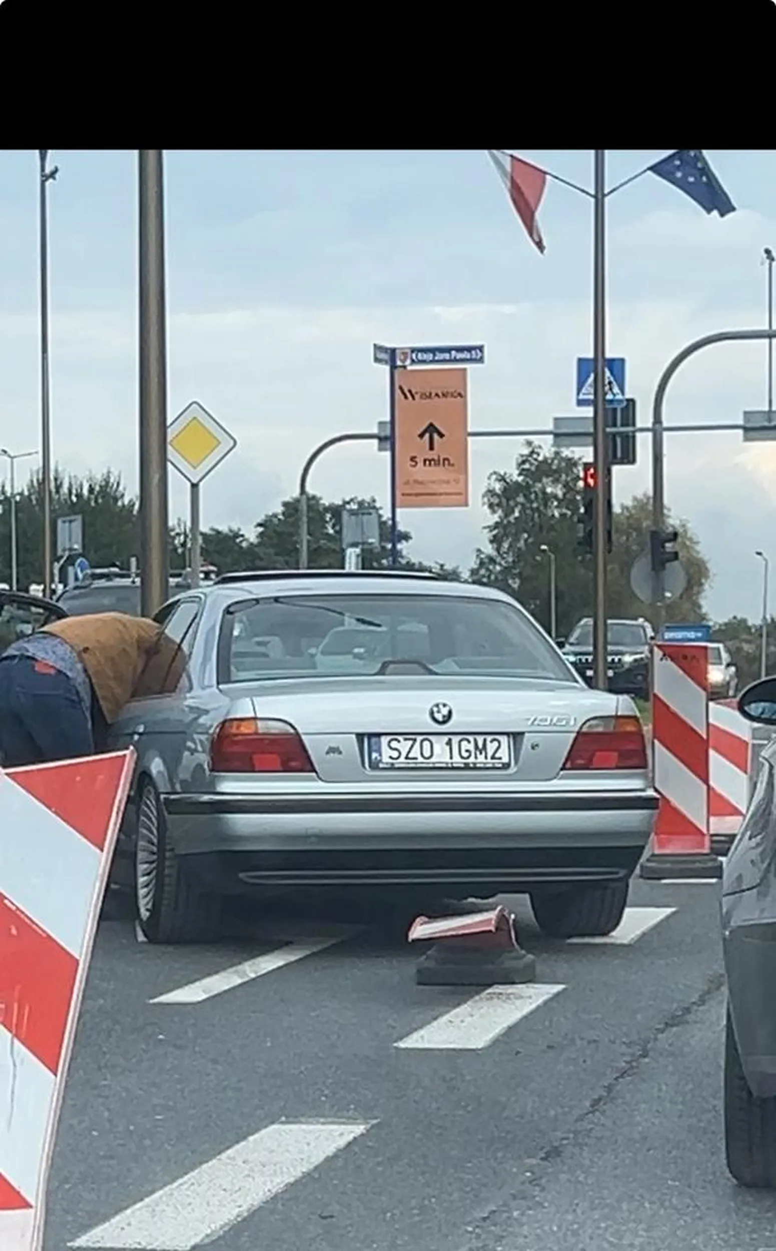 Chłop co wjechał w pachołki xd