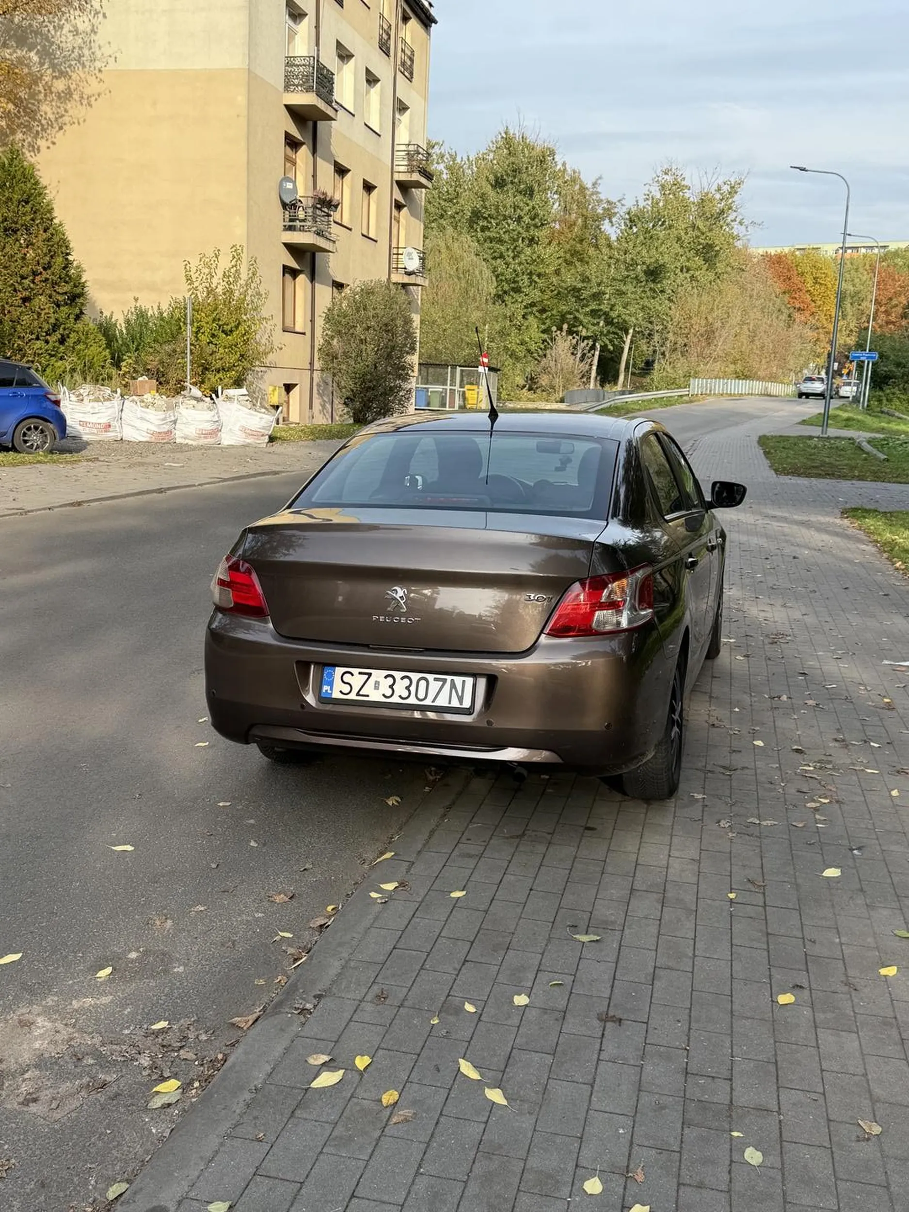 7*7 to 49 czyli mniej wiecej tyle ile posiada kierujacy tym pojazdem parkujac na wjezdzie na posesje na calutki dzien od rana do zmierzchu.