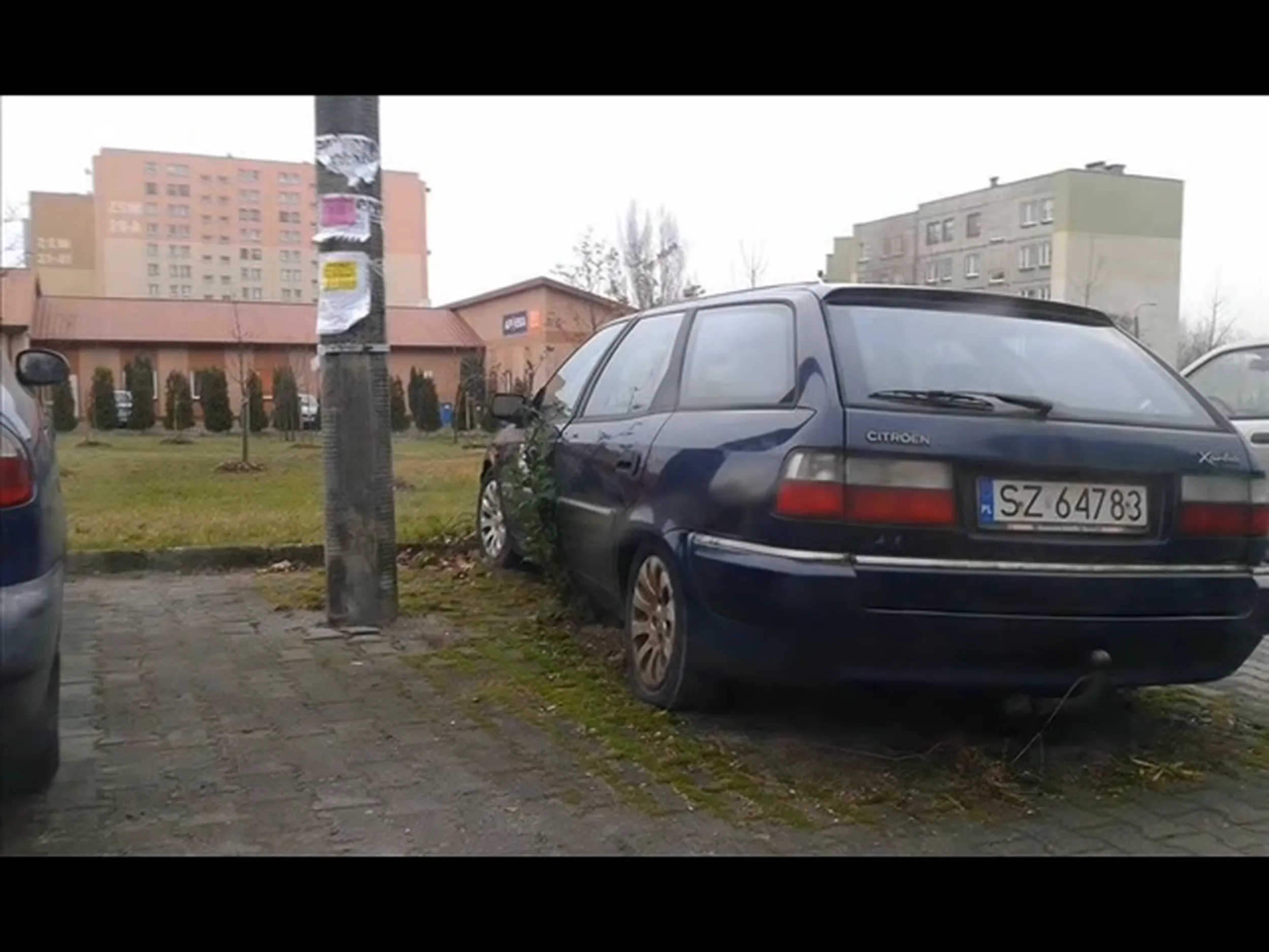 Stary Porzucony Samochód...