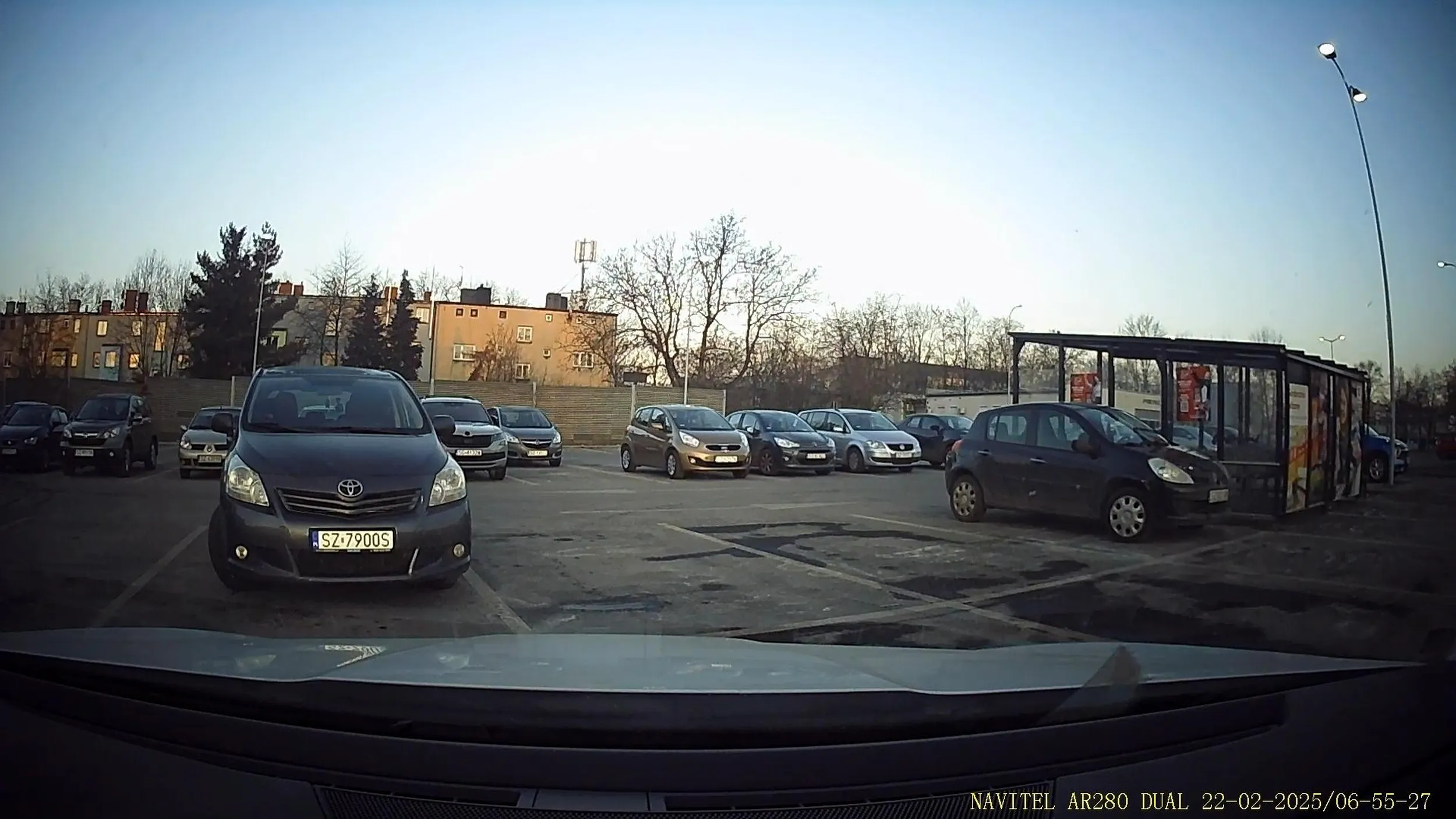 samolubna kretynka co nie umie parkować