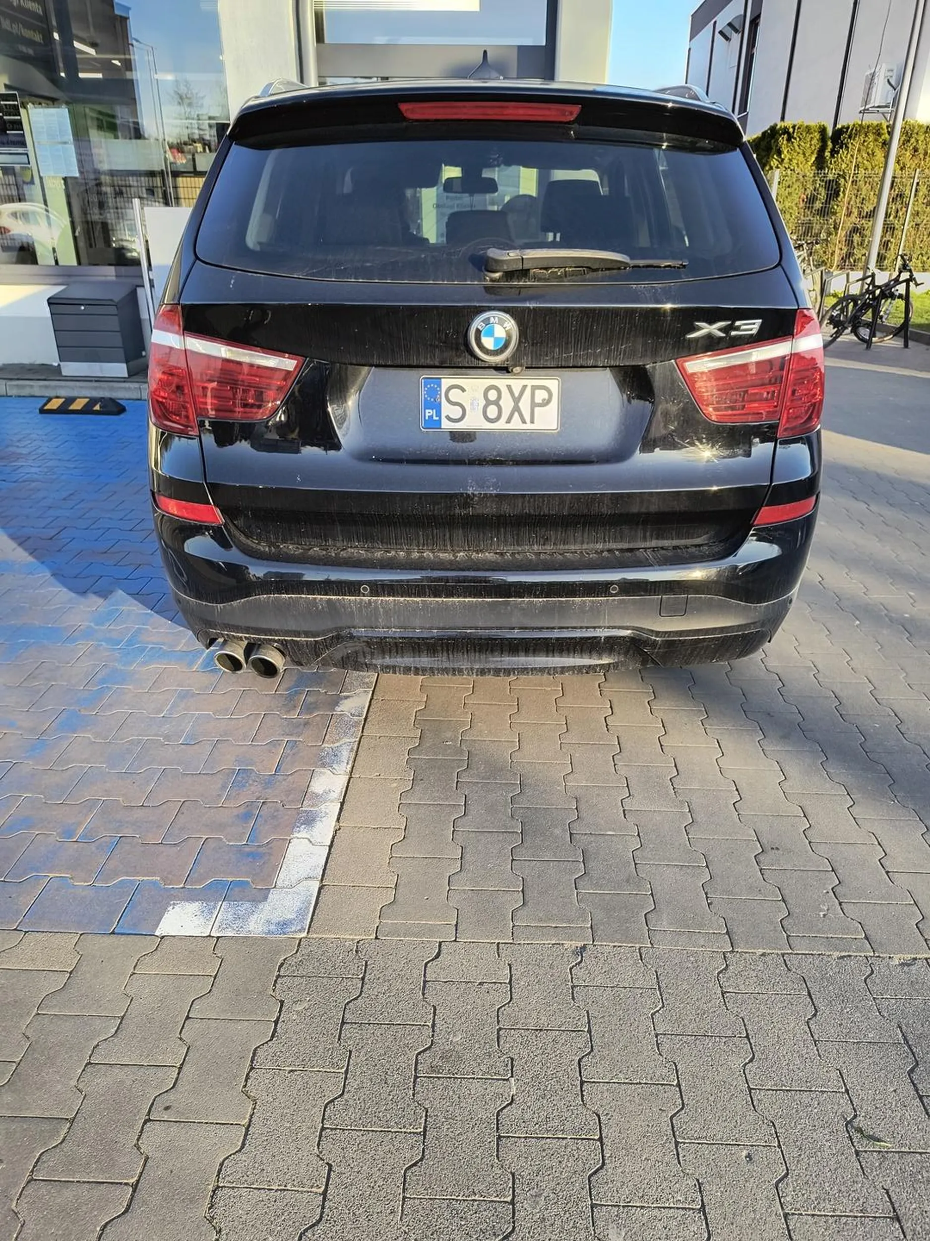 Prawie wjechał do Lidla centralnie